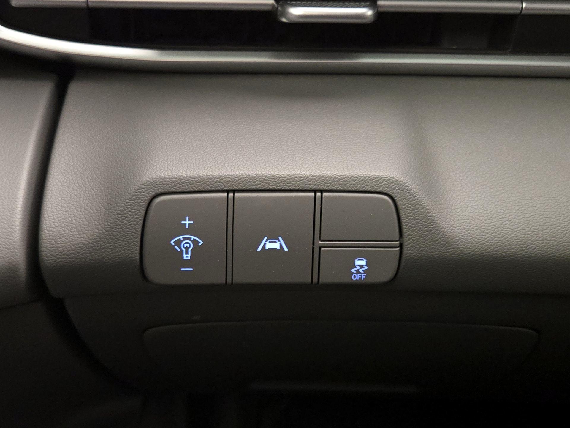 Thumbnail: 2023 Hyundai Elantra - 13