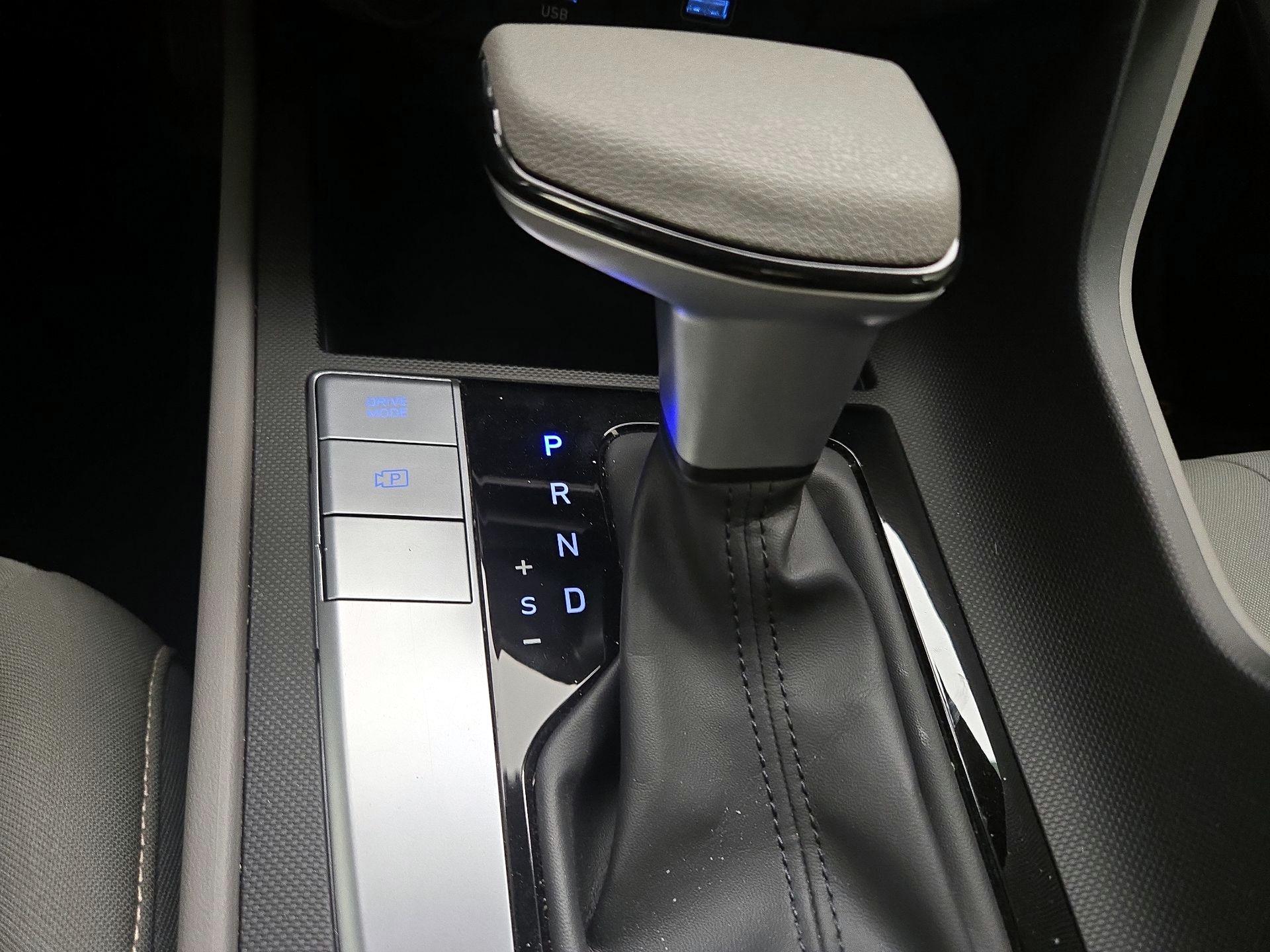 Thumbnail: 2023 Hyundai Elantra - 17