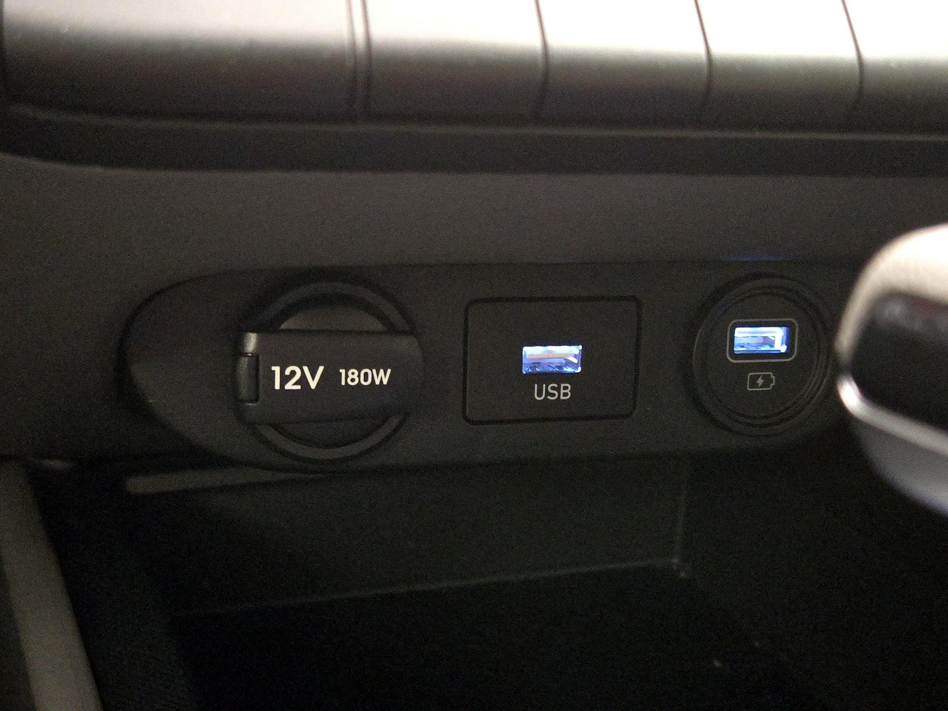 Thumbnail: 2023 Hyundai Elantra - 18