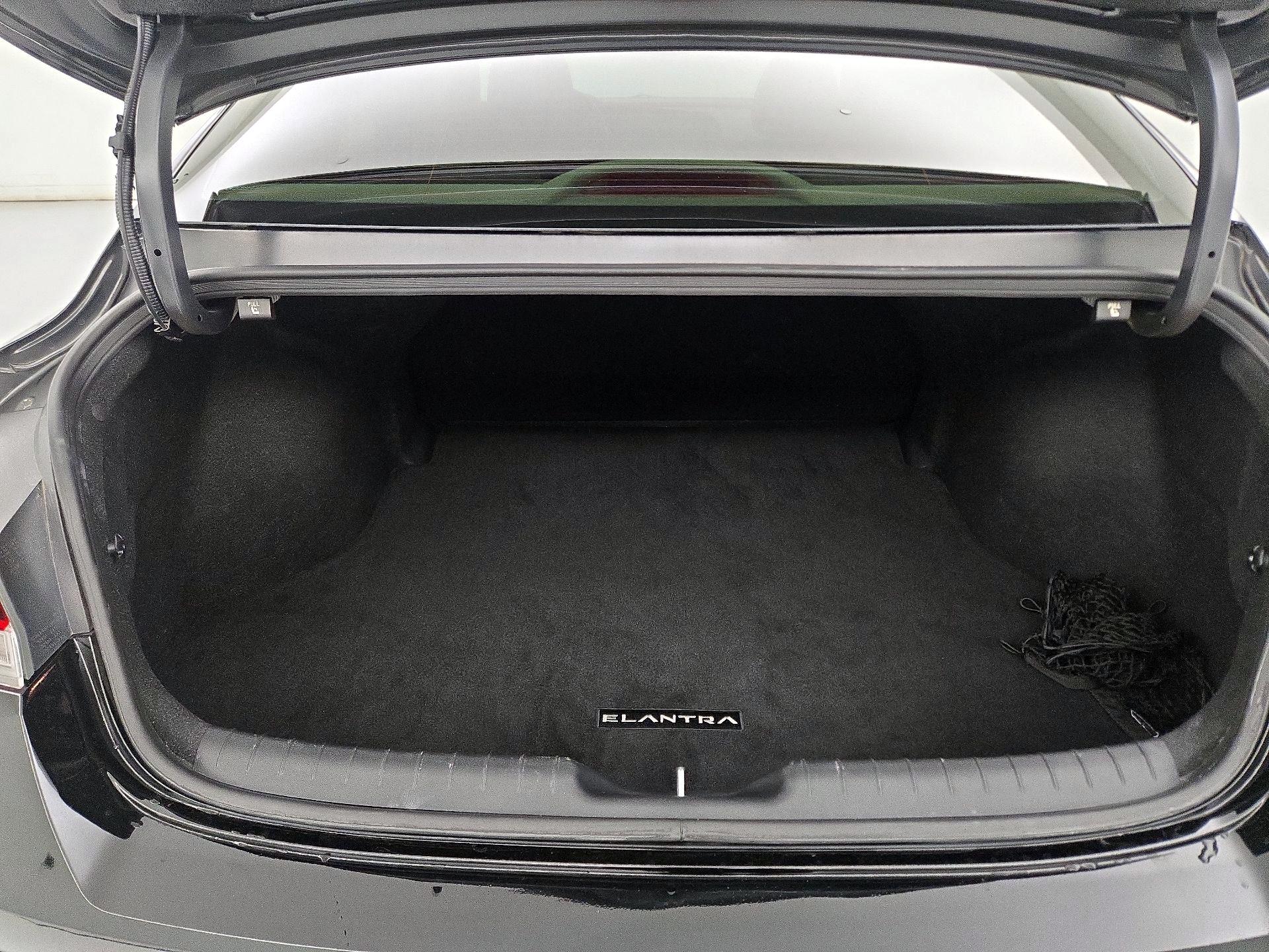 Thumbnail: 2023 Hyundai Elantra - 20