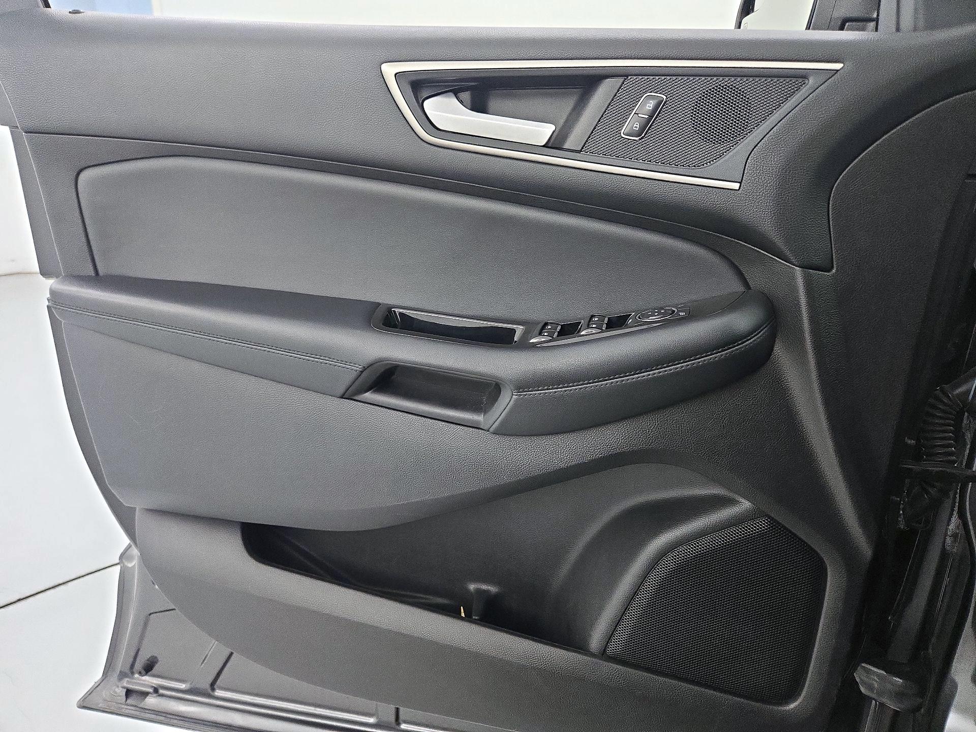 Thumbnail: 2018 Ford Edge - 12