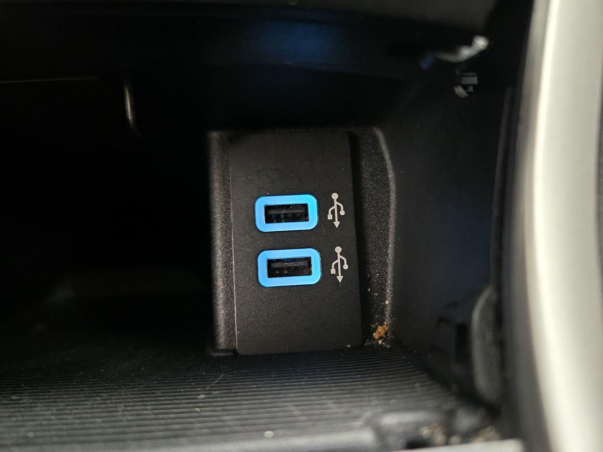 Thumbnail: 2018 Ford Edge - 18