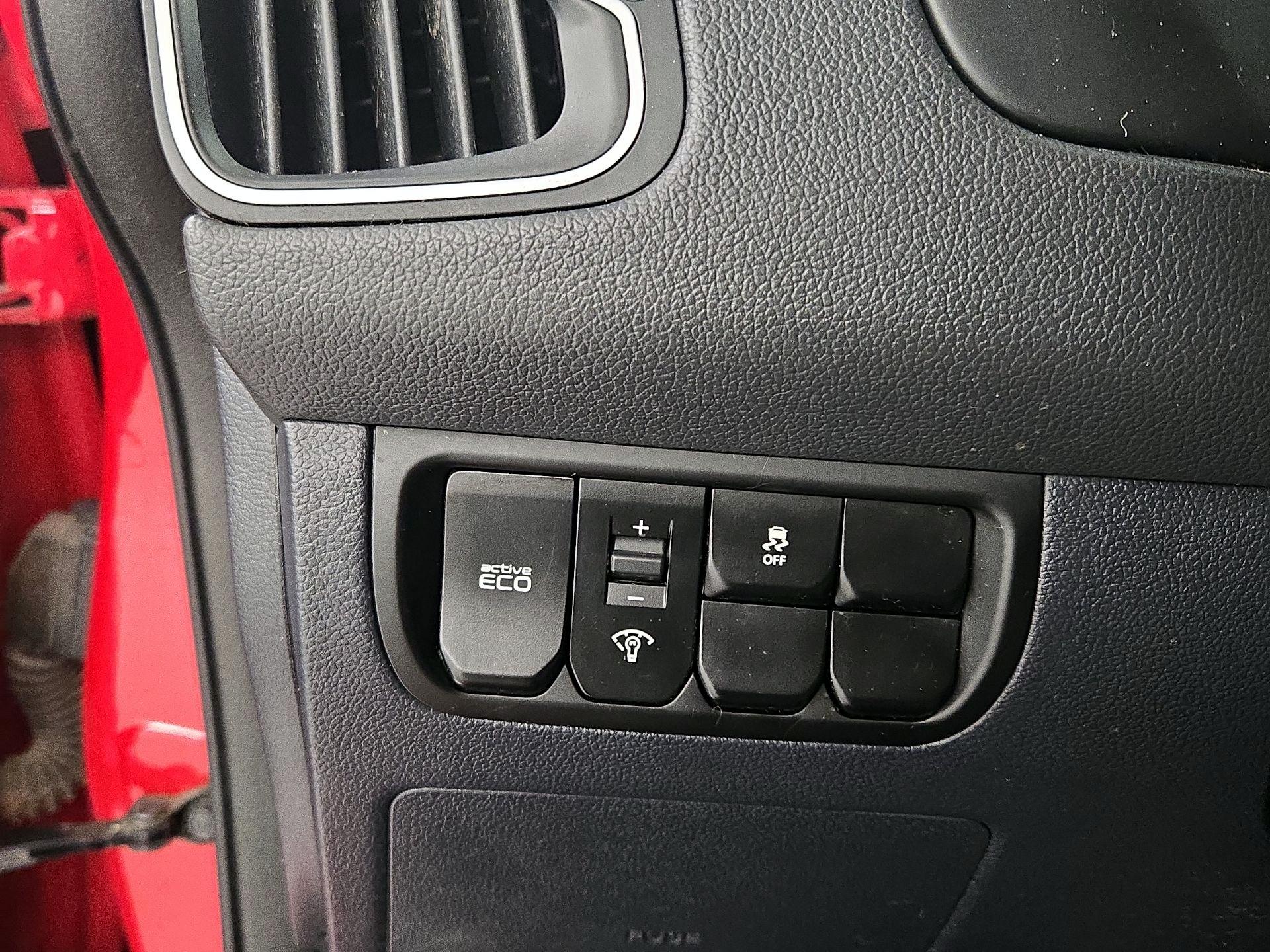 Thumbnail: 2017 Kia Rio - 13