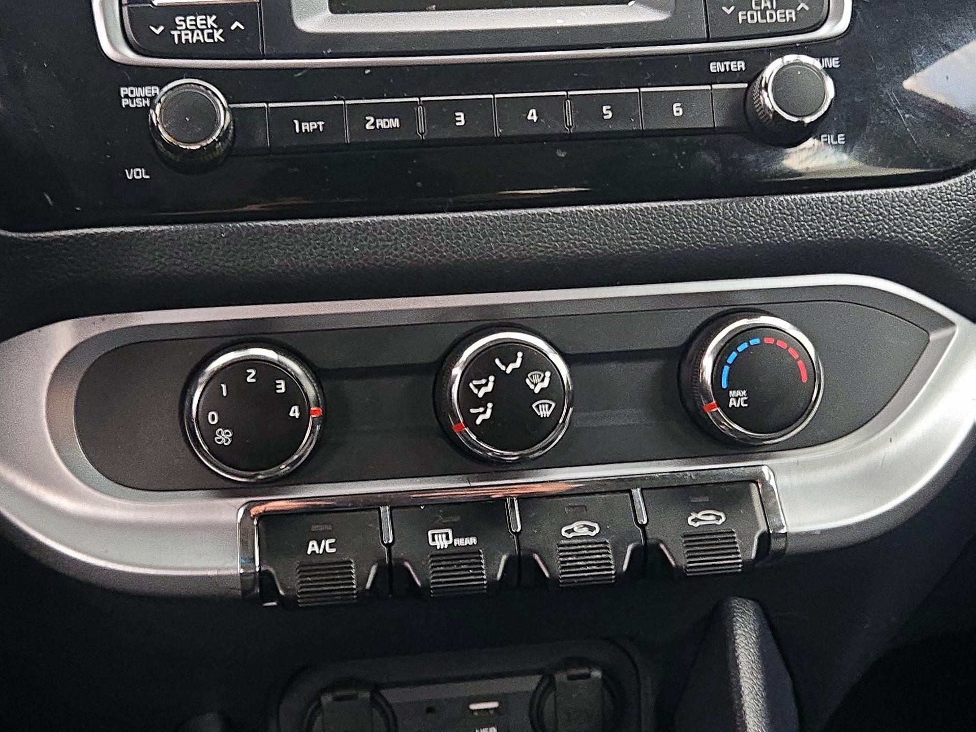 Thumbnail: 2017 Kia Rio - 15