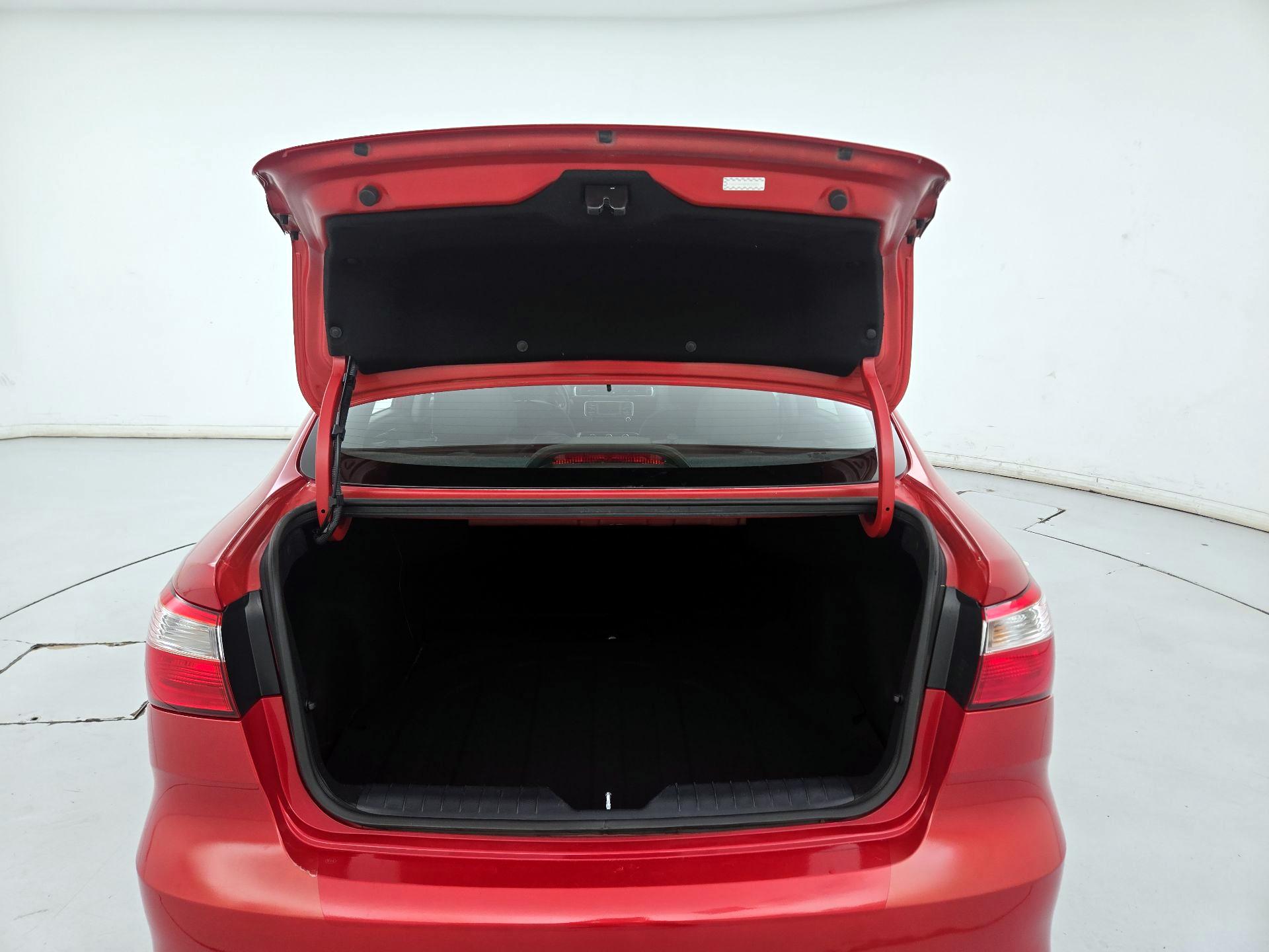 Thumbnail: 2017 Kia Rio - 19