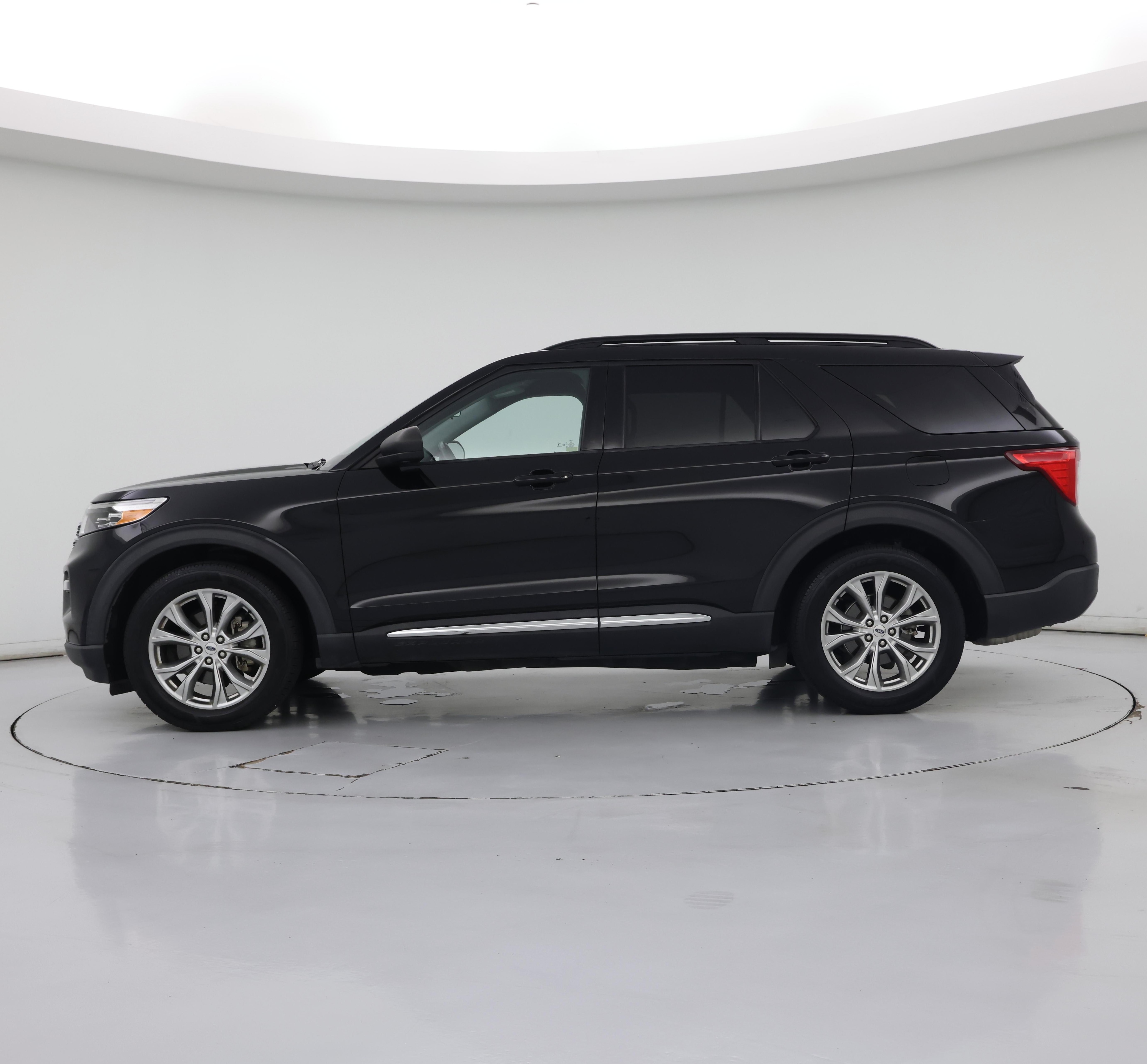 Thumbnail: 2021 Ford Explorer - 3