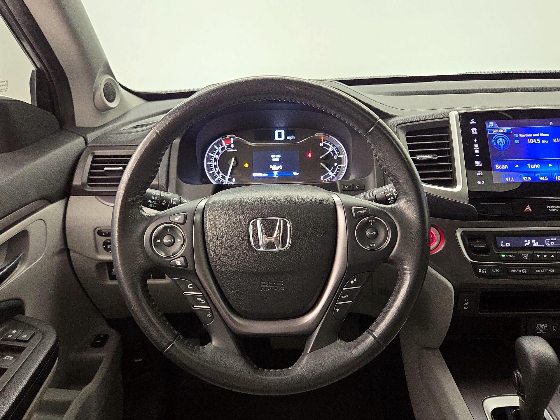 Thumbnail: 2018 Honda Pilot - 10