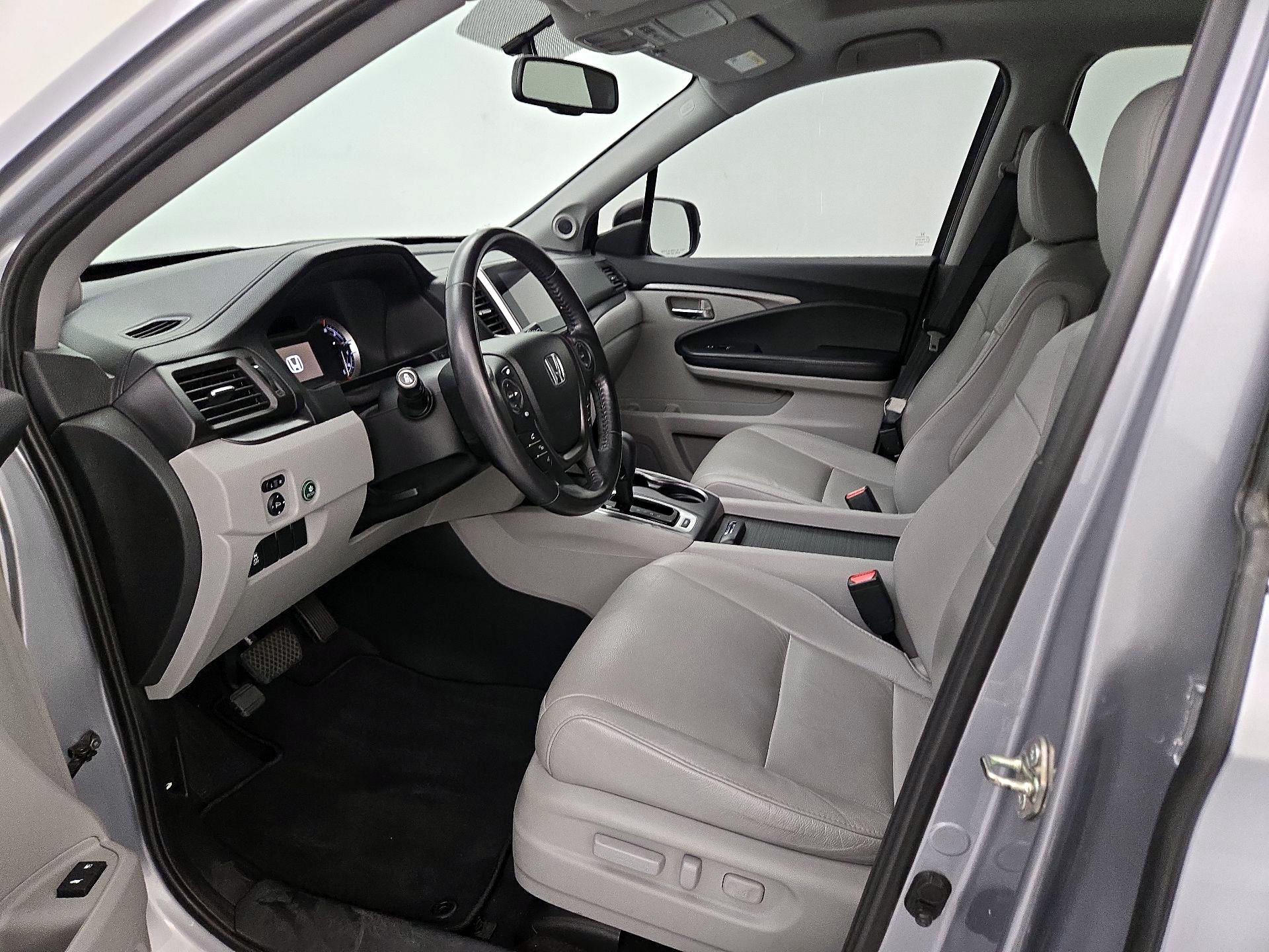 Thumbnail: 2018 Honda Pilot - 11