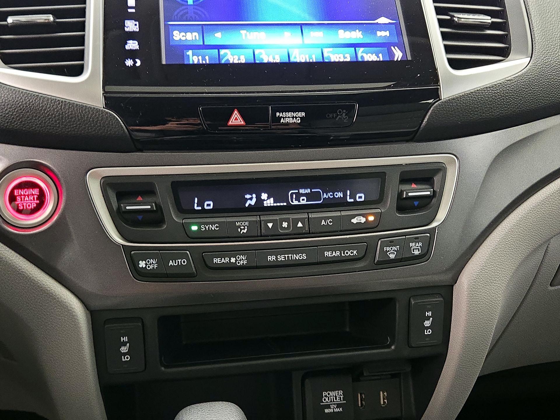 Thumbnail: 2018 Honda Pilot - 16