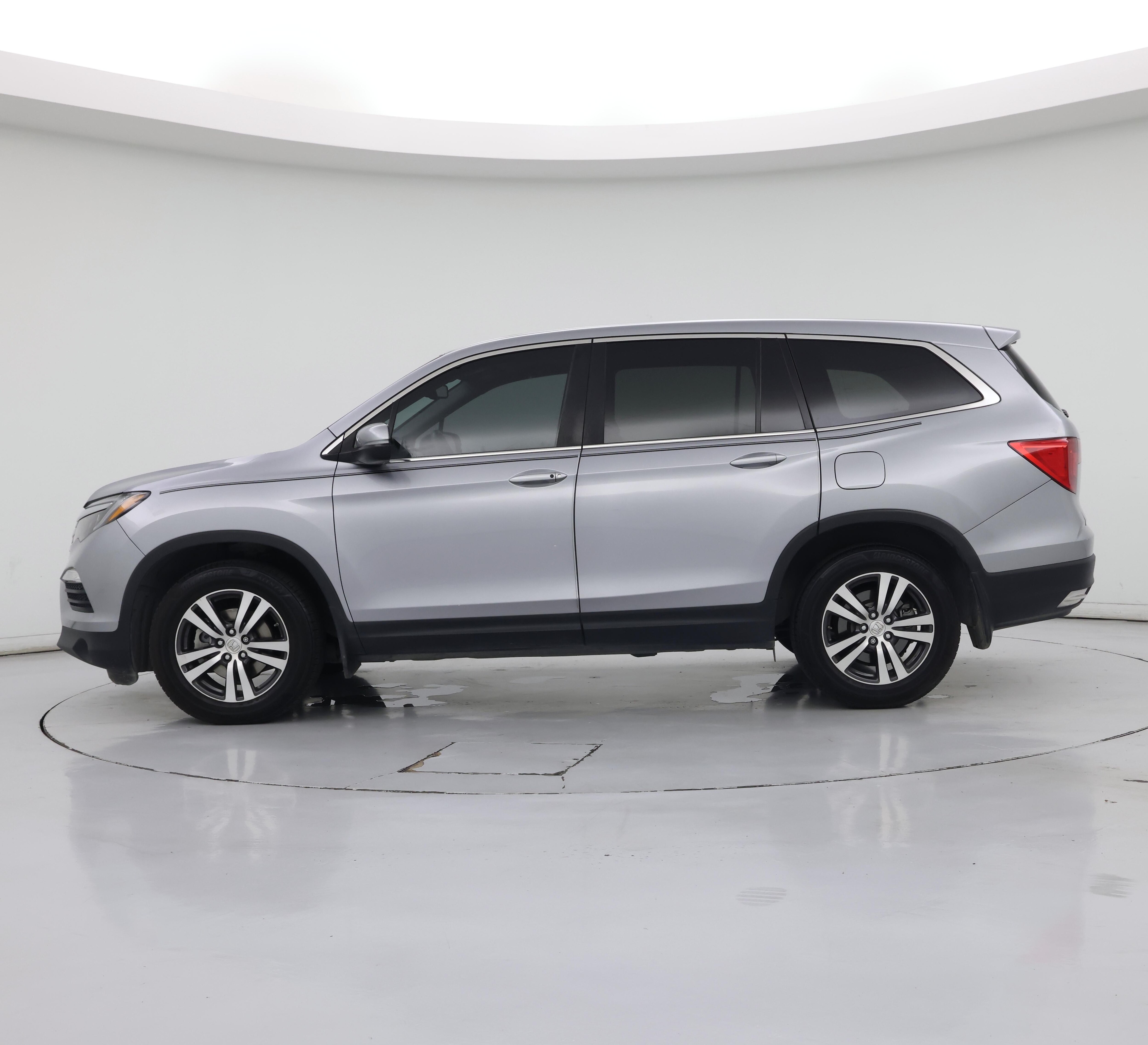 Thumbnail: 2018 Honda Pilot - 3