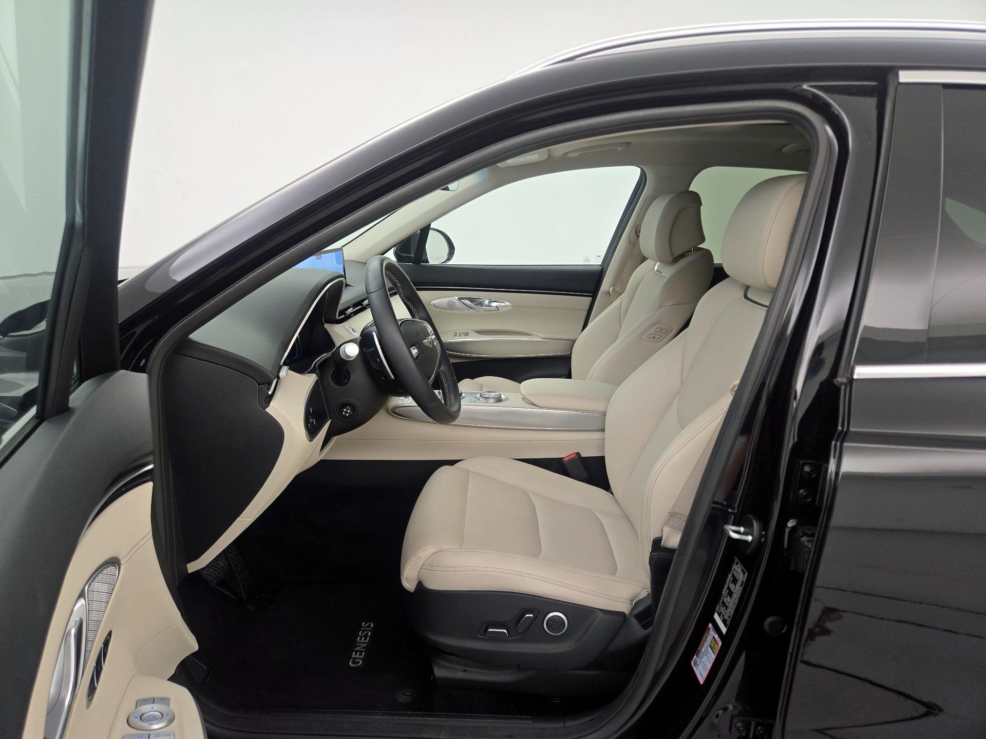 Thumbnail: 2024 Genesis GV70 - 11