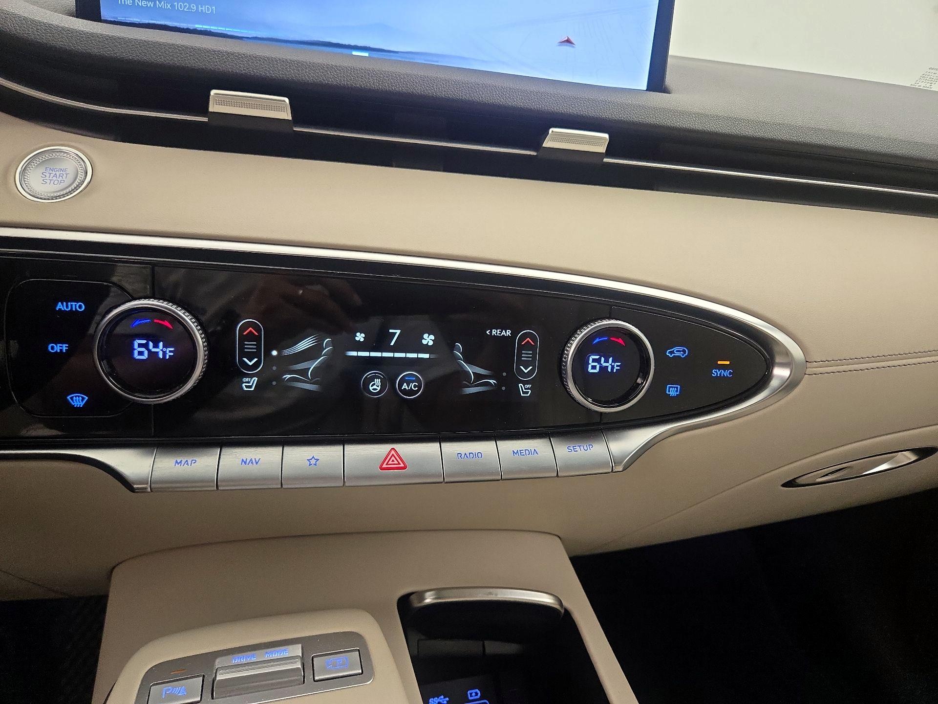 Thumbnail: 2024 Genesis GV70 - 17