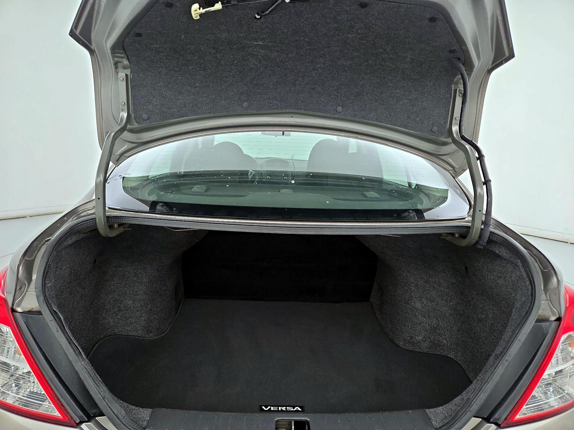 Thumbnail: 2015 Nissan Versa - 19