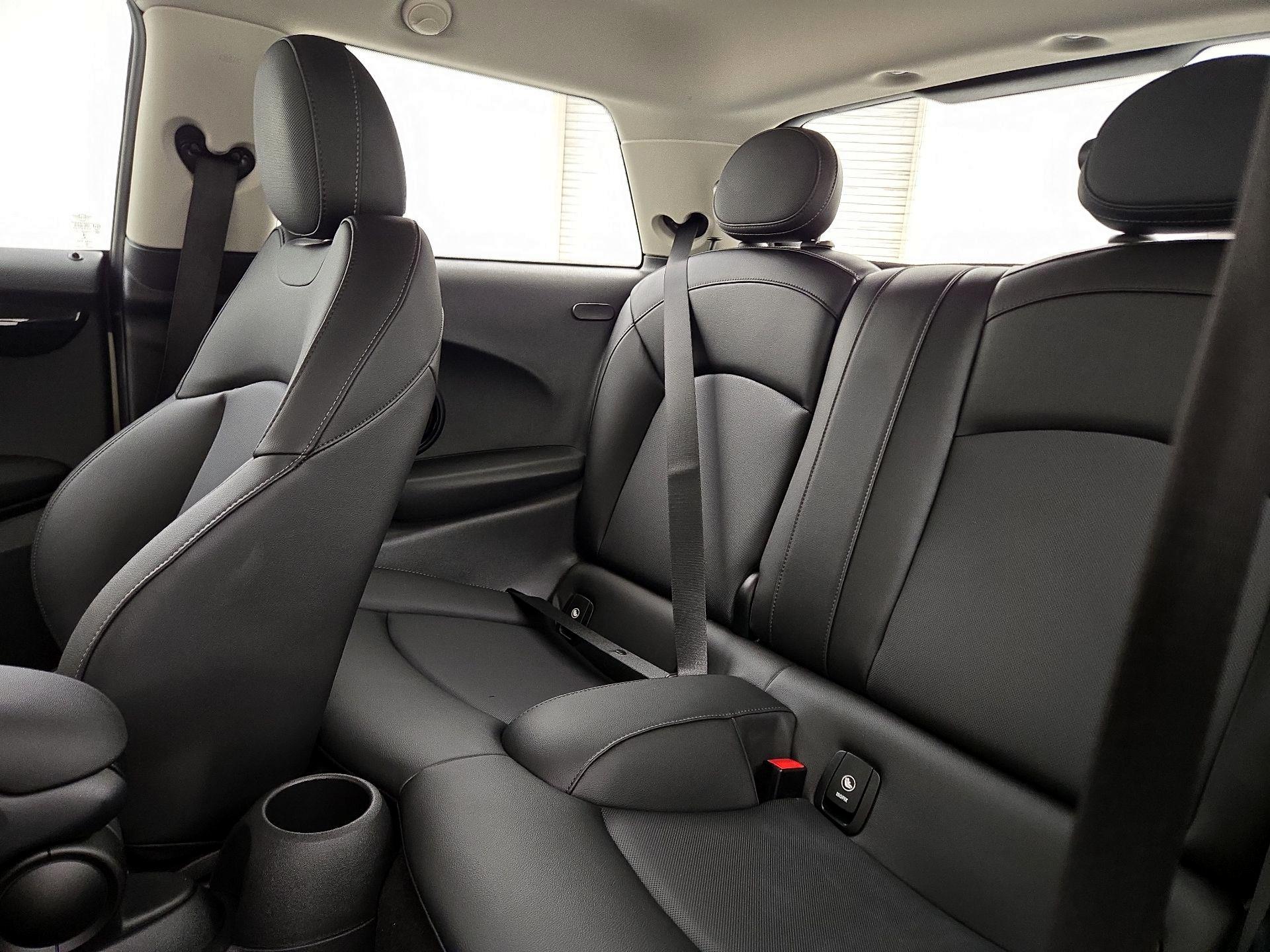 Thumbnail: 2020 MINI Cooper Hardtop - 19