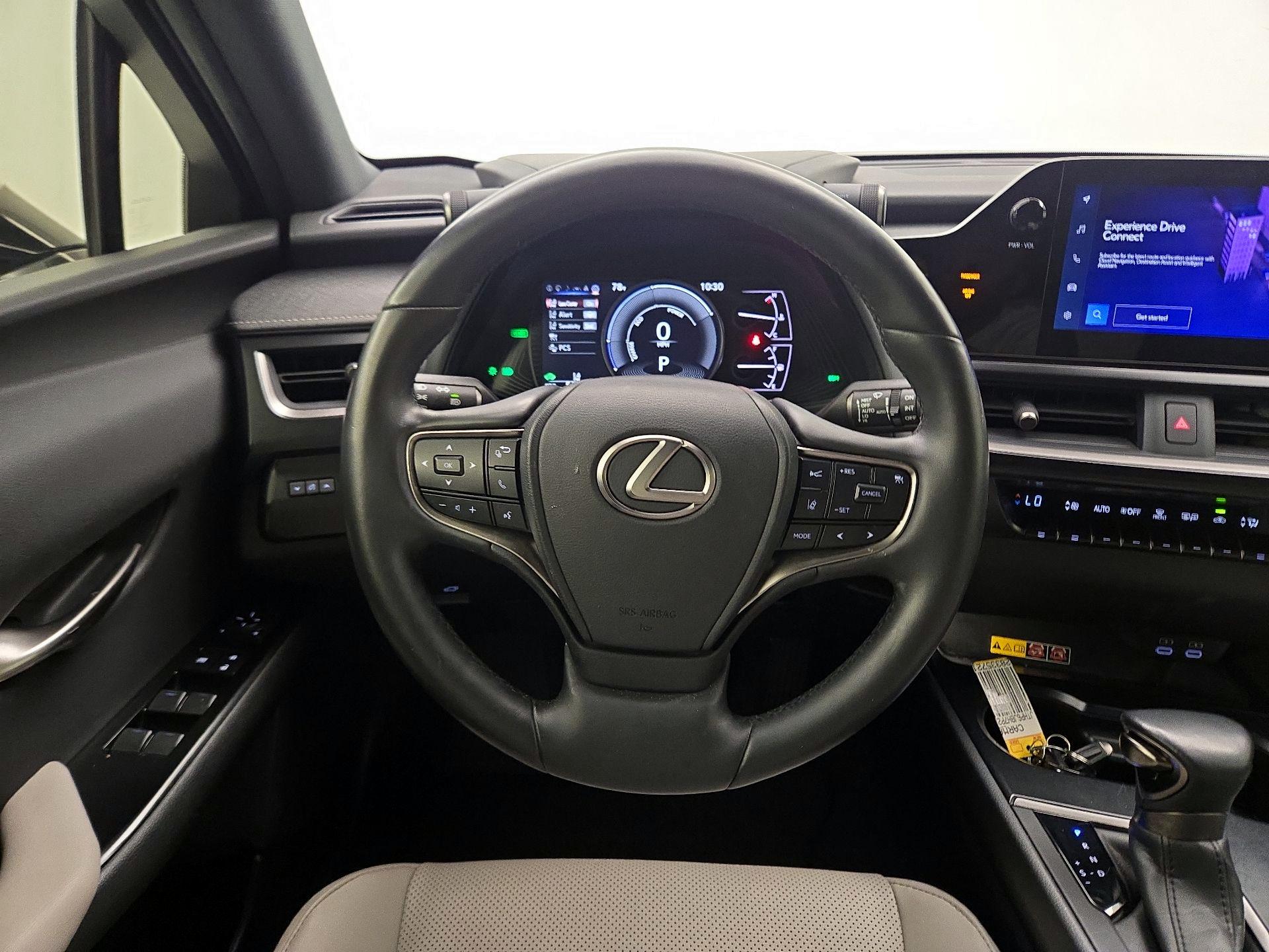 Thumbnail: 2023 Lexus UX - 10