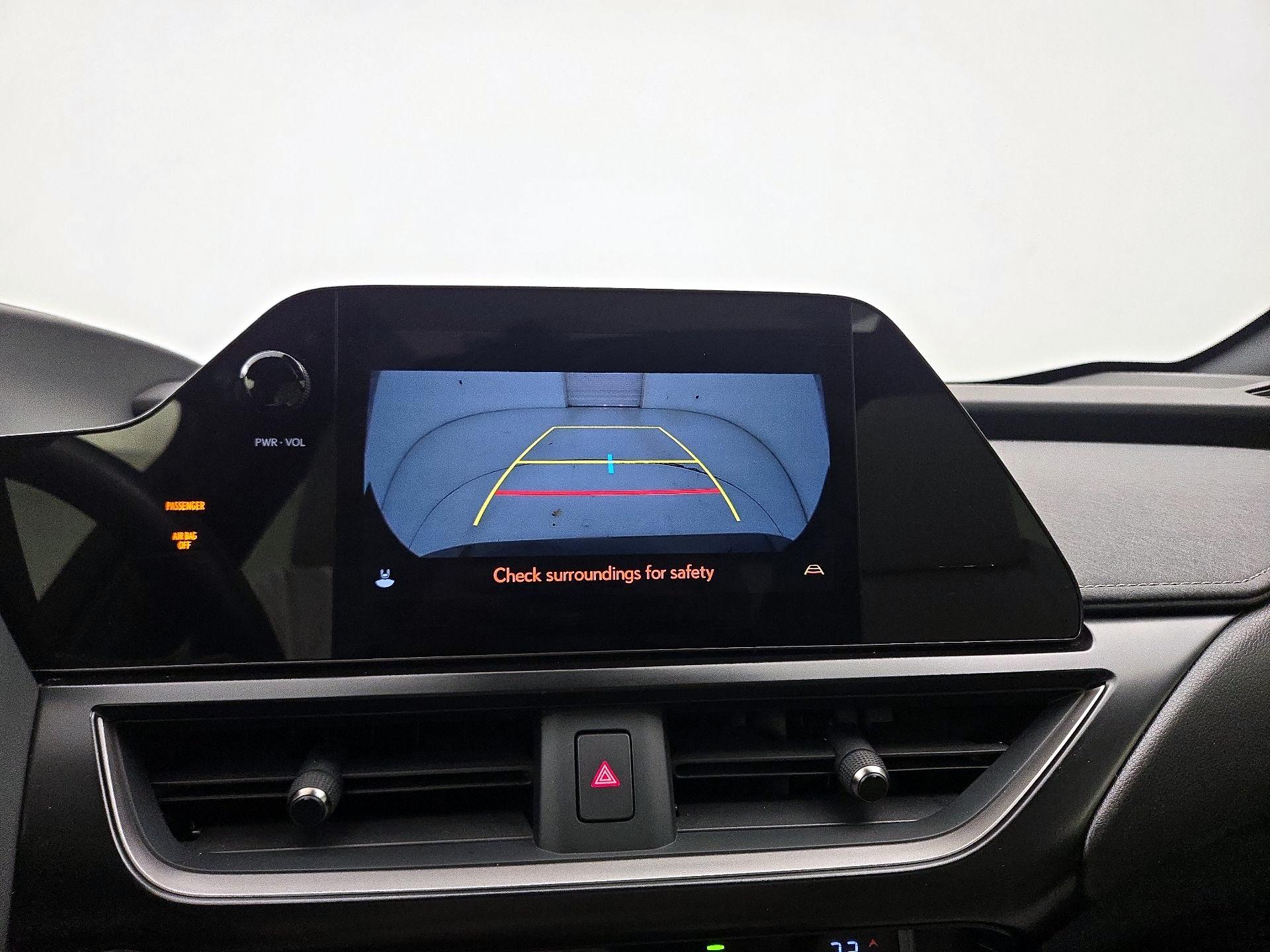 Thumbnail: 2023 Lexus UX - 14