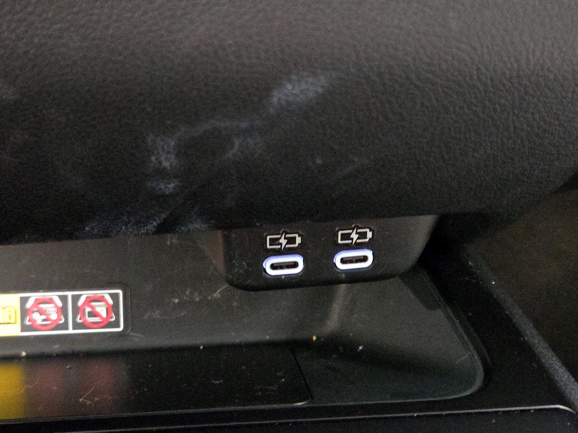 Thumbnail: 2023 Lexus UX - 18