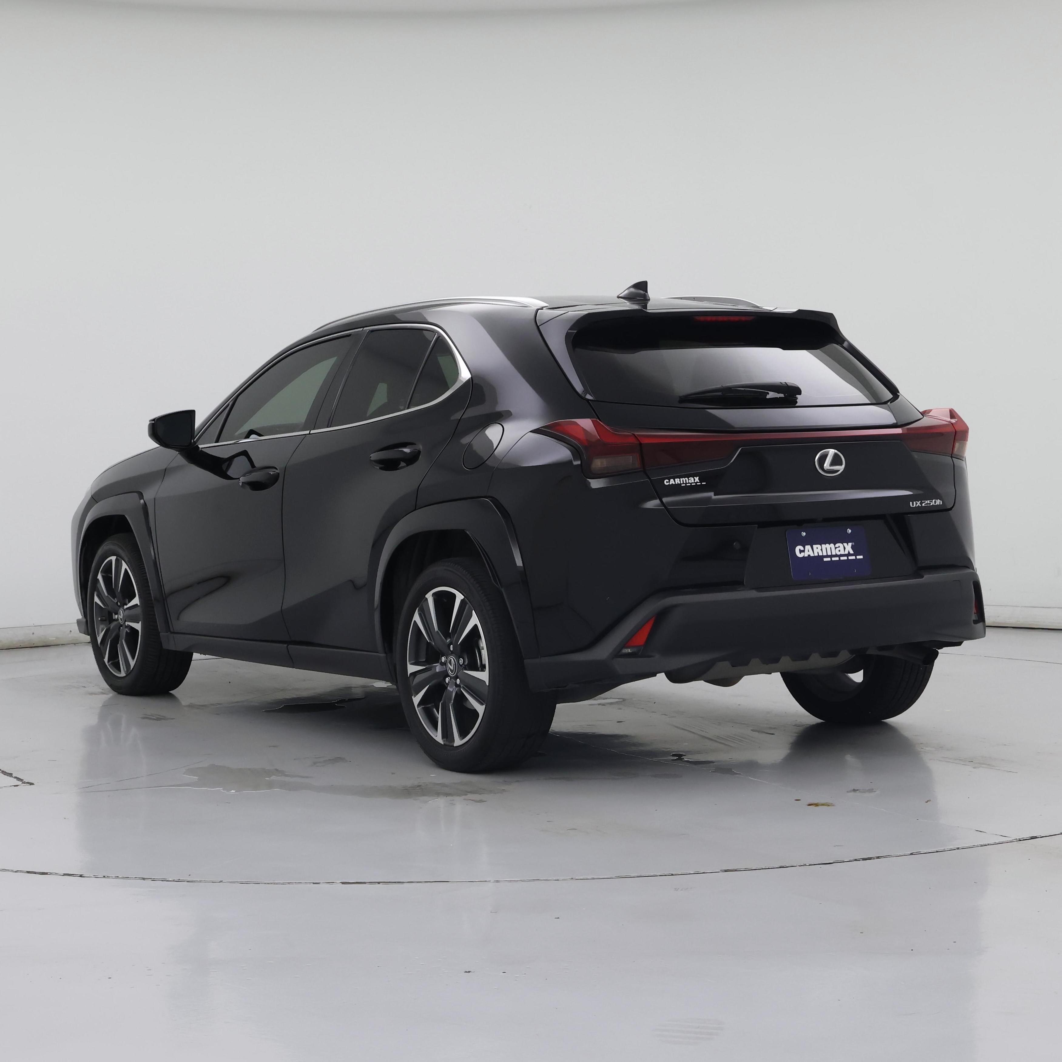 Thumbnail: 2023 Lexus UX - 2