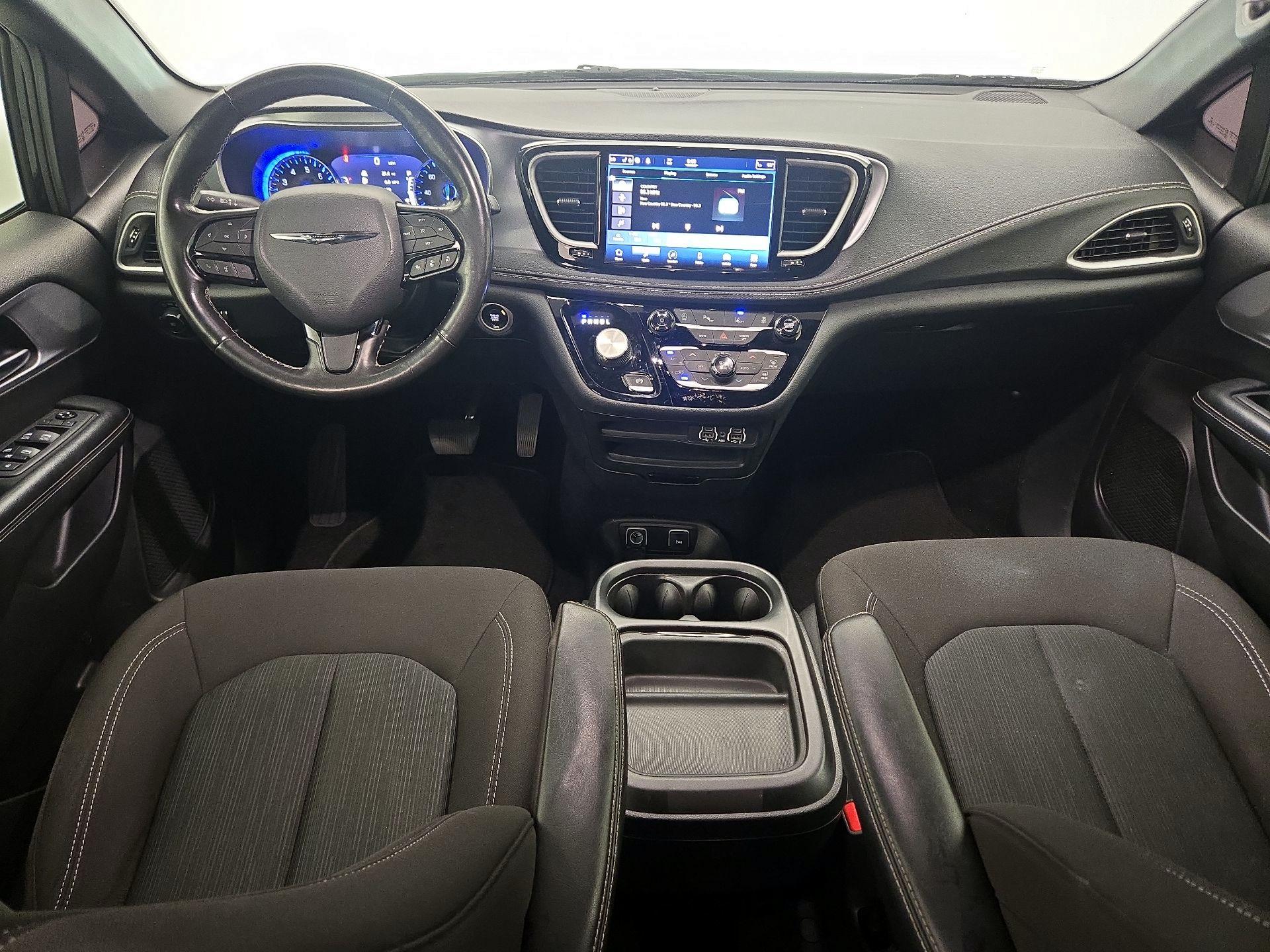 Thumbnail: 2021 Chrysler Pacifica - 9