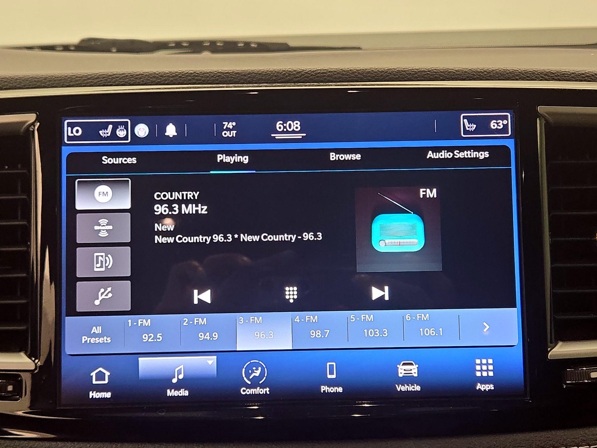 Thumbnail: 2021 Chrysler Pacifica - 15