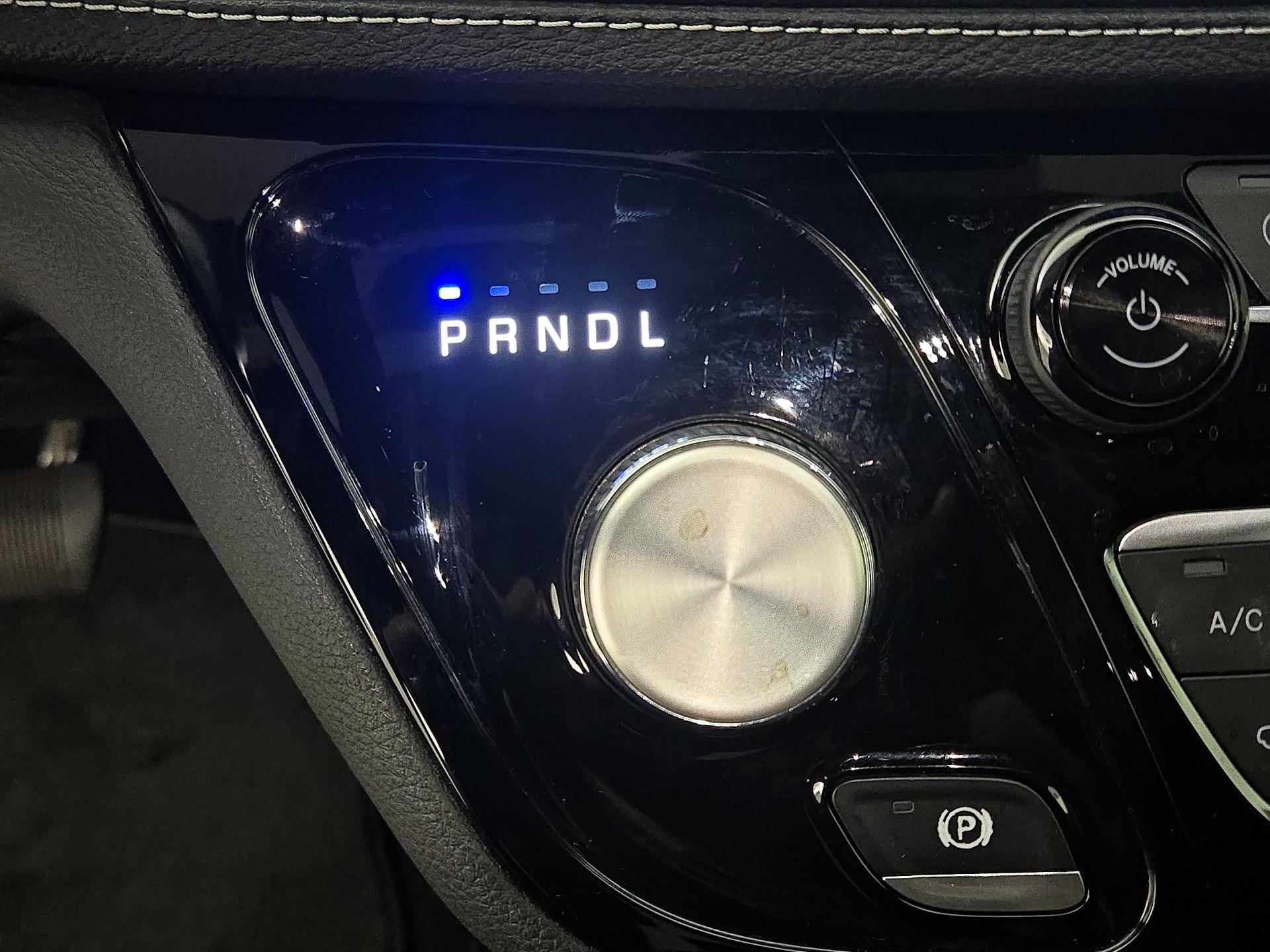 Thumbnail: 2021 Chrysler Pacifica - 17