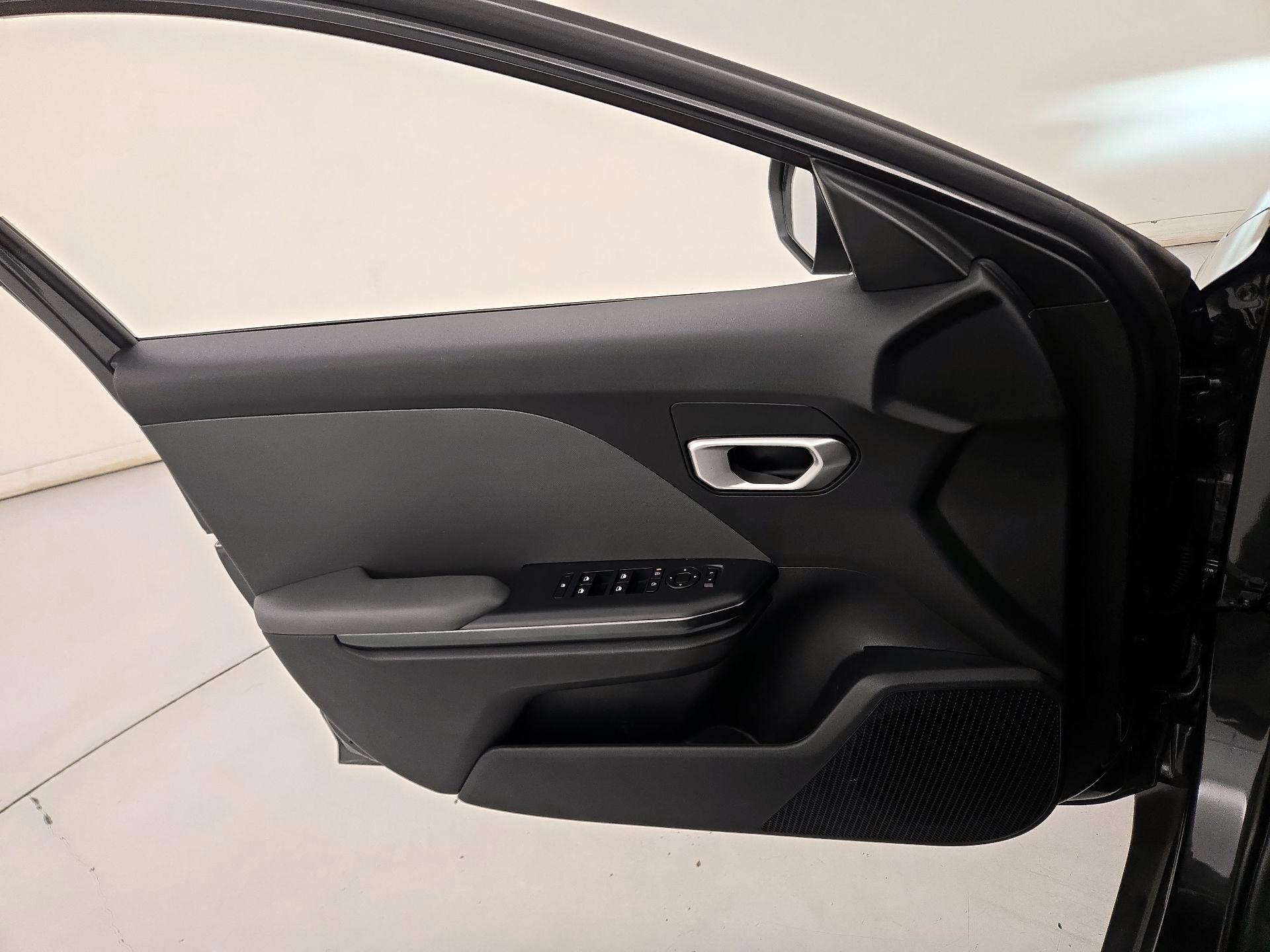 Thumbnail: 2025 Kia K4 - 12