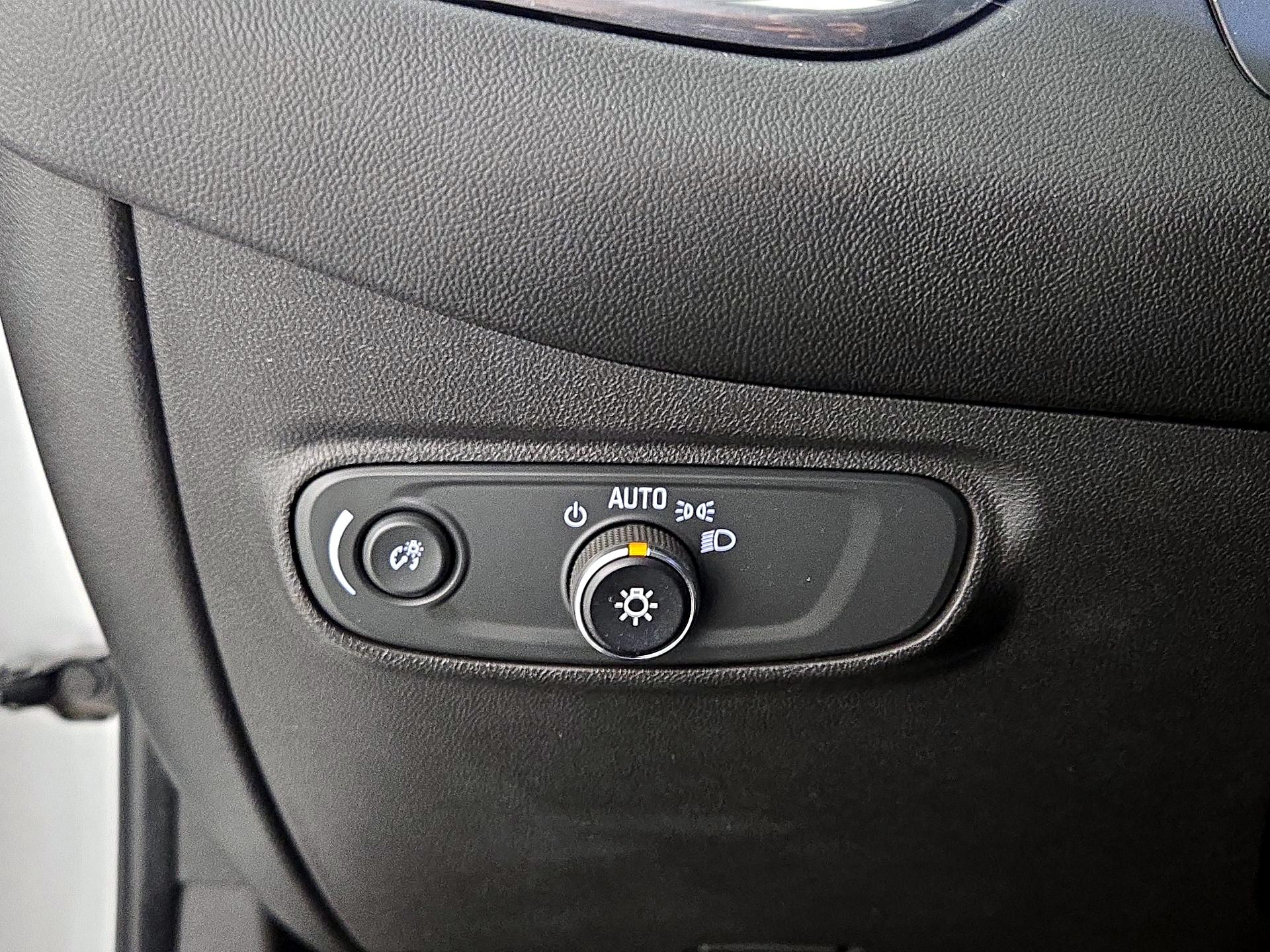 Thumbnail: 2020 Chevrolet Equinox - 13