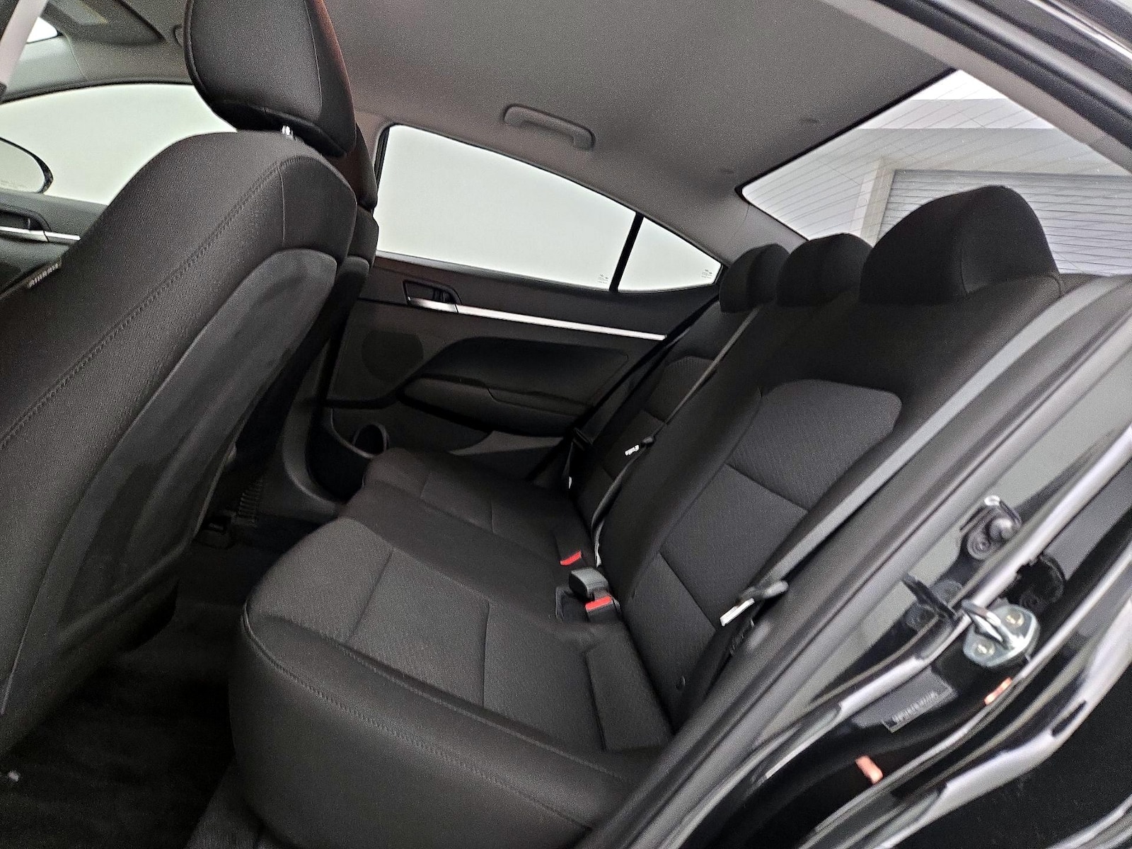2020 Hyundai Elantra SE - Photo 20