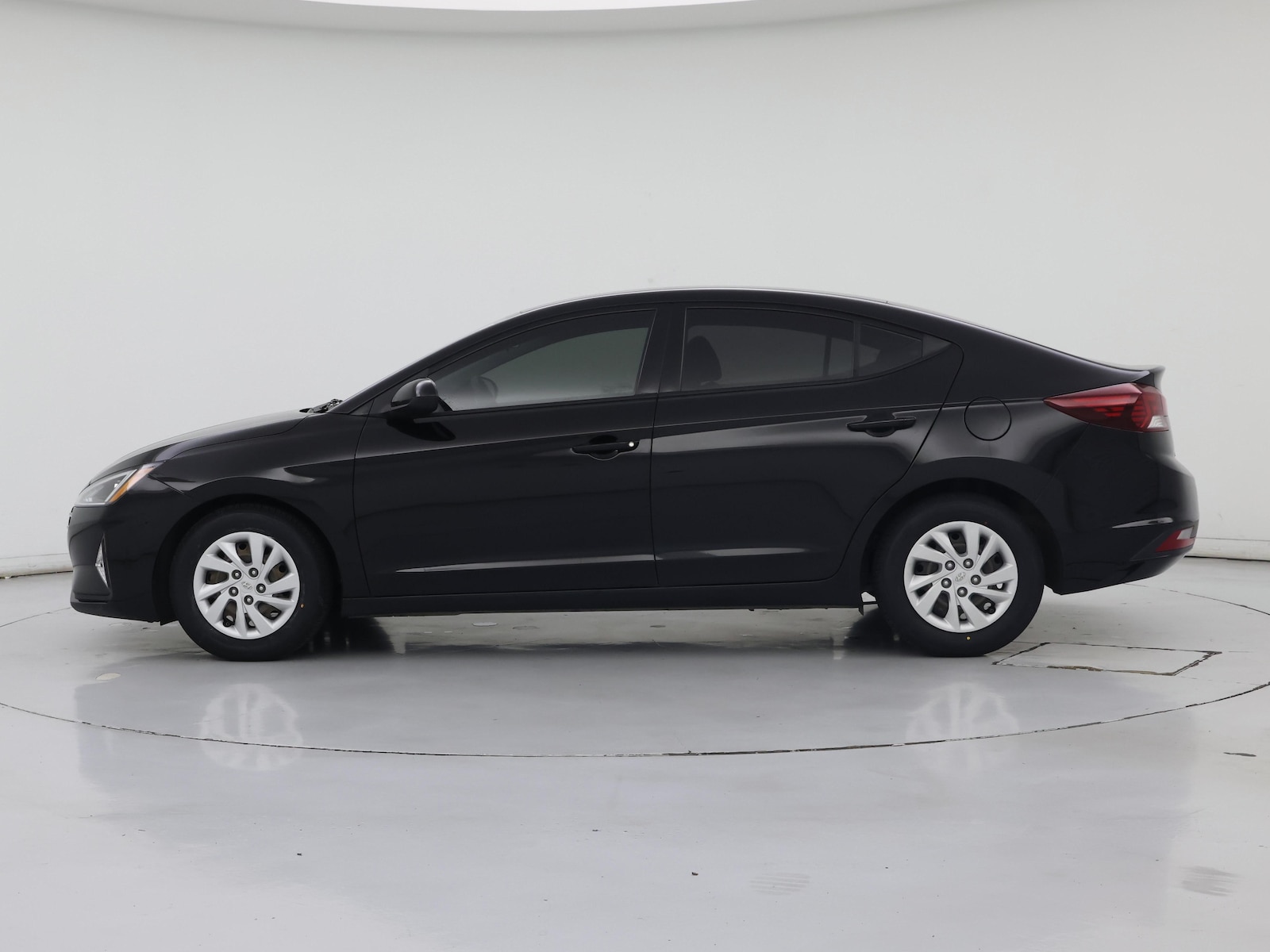 2020 Hyundai Elantra SE - Photo 4