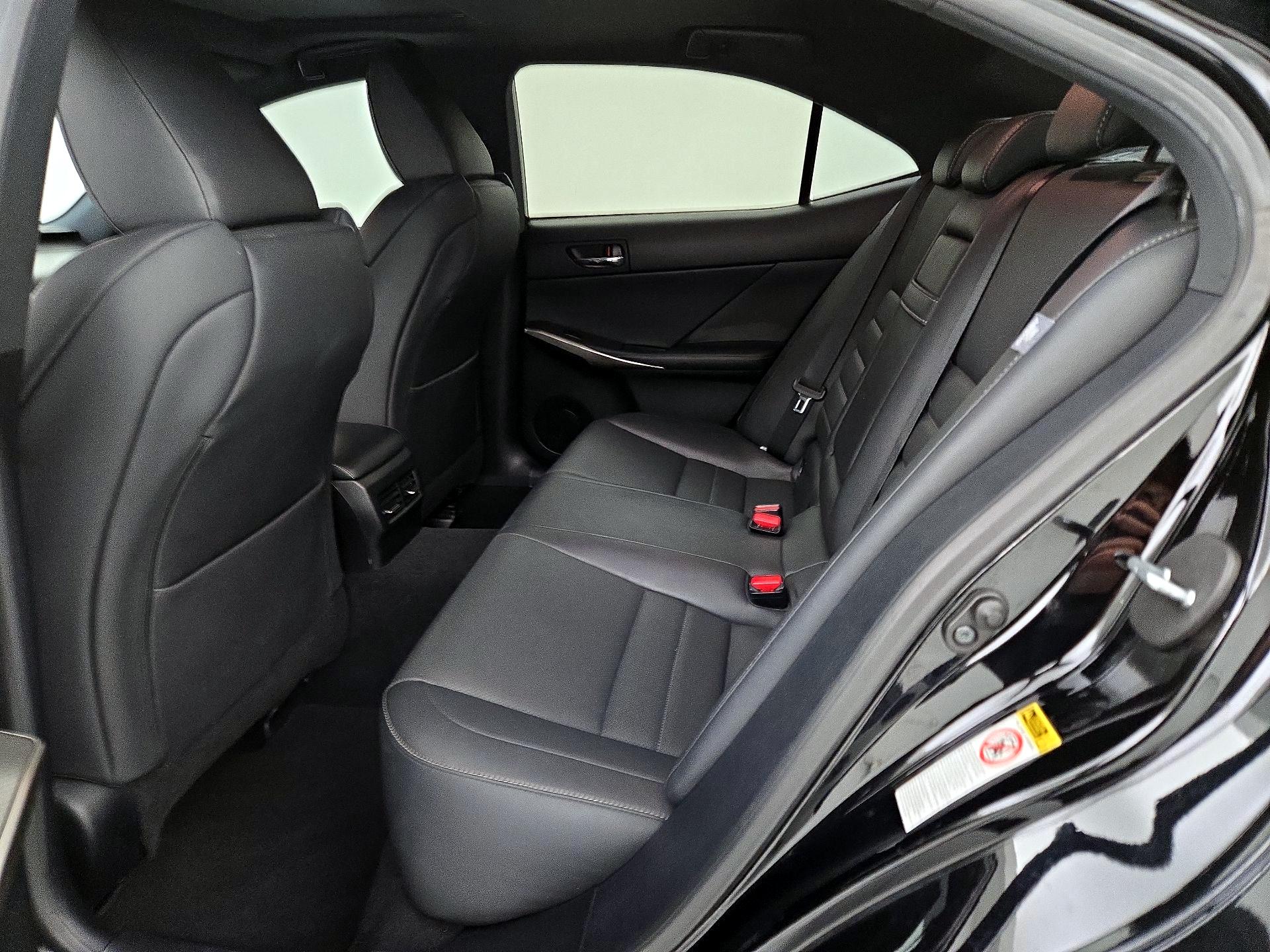 Thumbnail: 2015 Lexus IS - 20