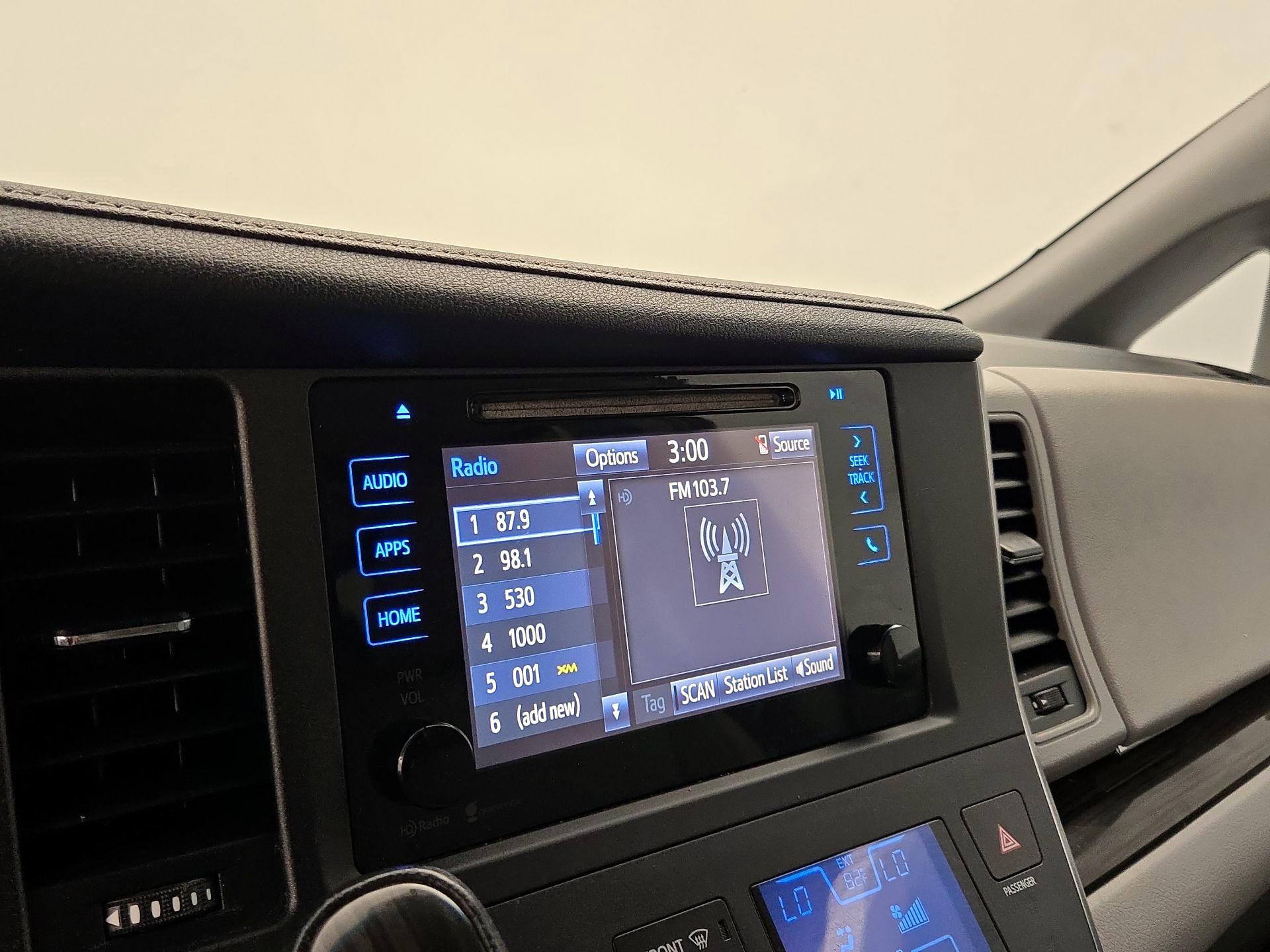 Thumbnail: 2015 Toyota Sienna - 15