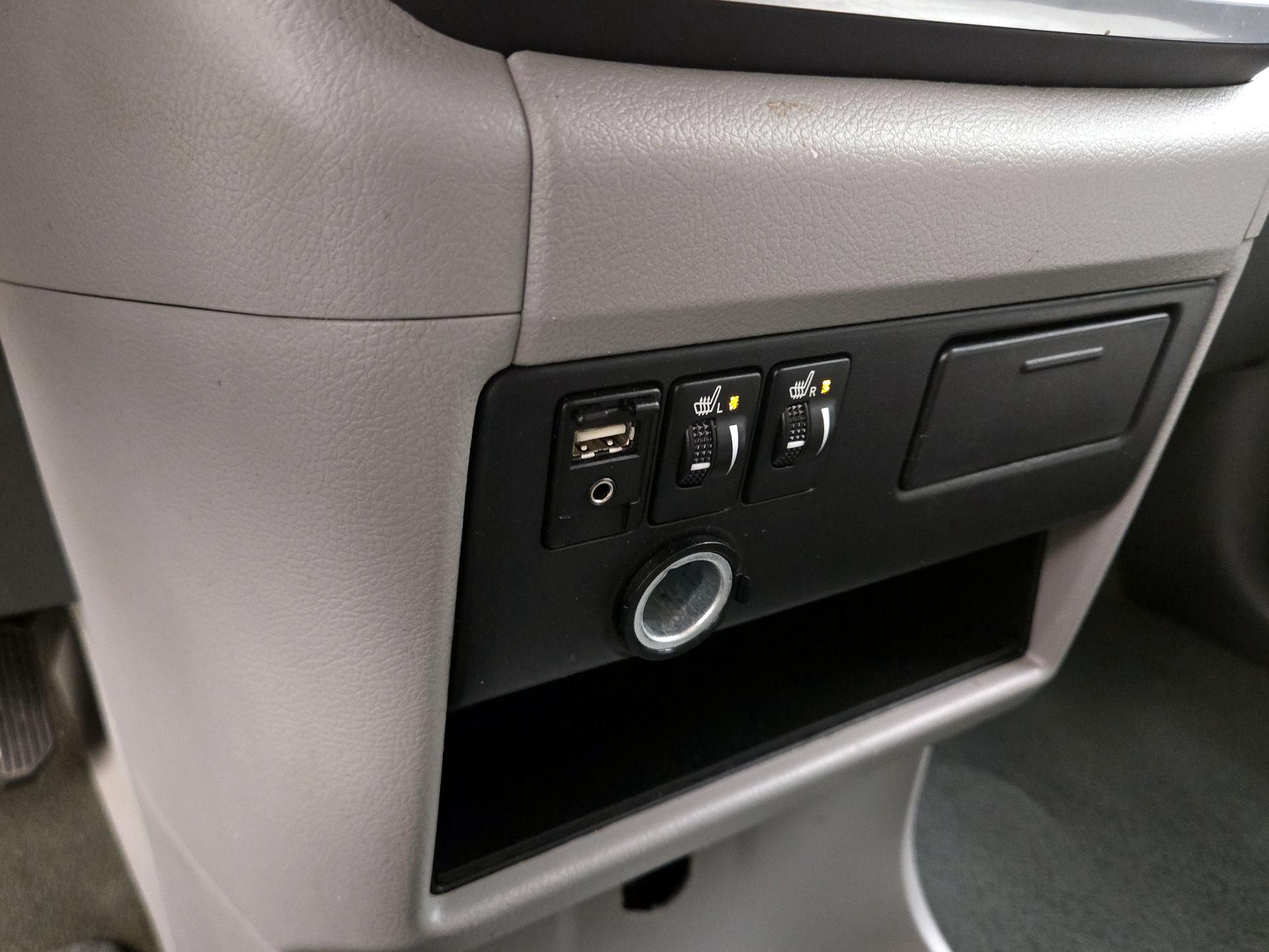 Thumbnail: 2015 Toyota Sienna - 18