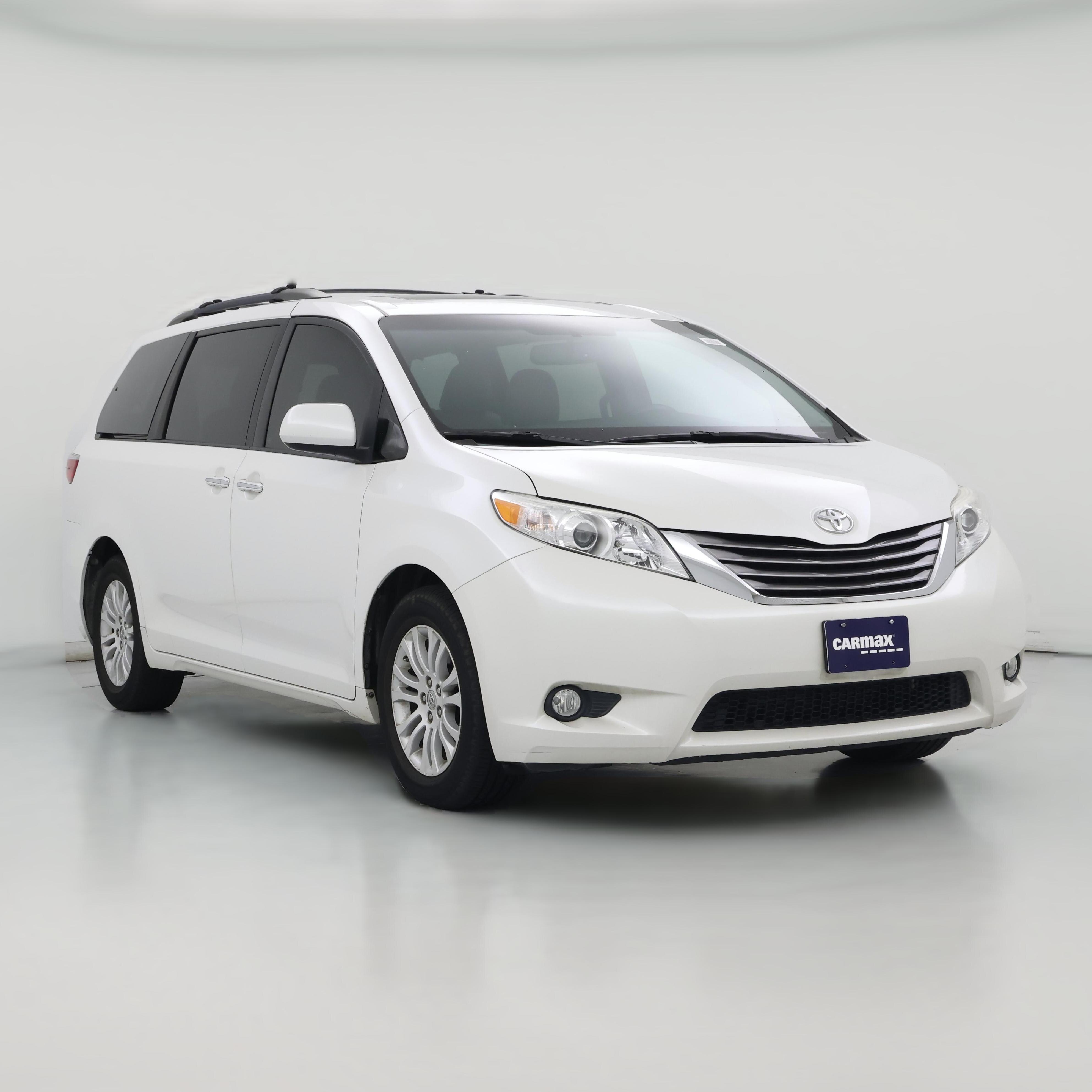 Thumbnail: 2015 Toyota Sienna - 1