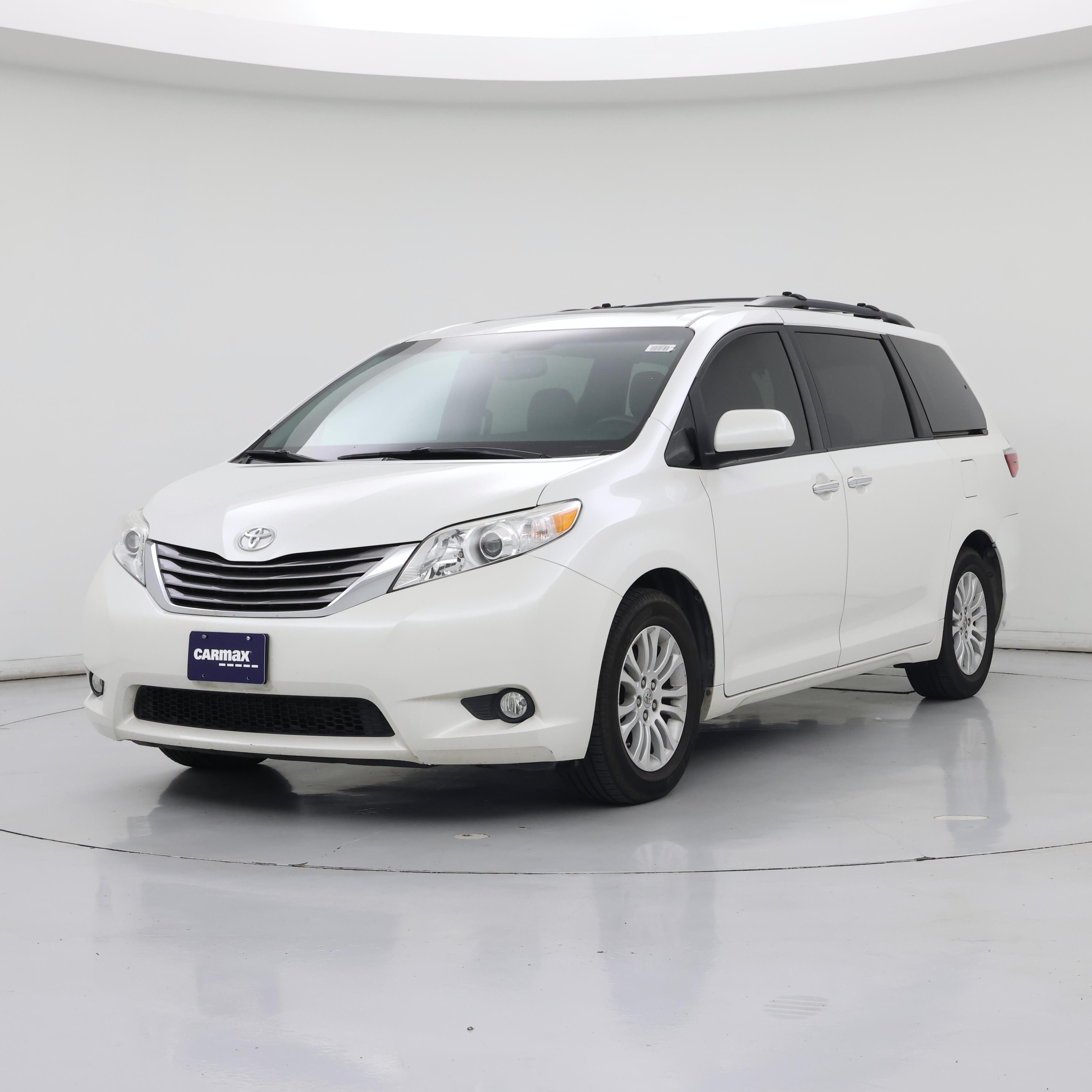 Thumbnail: 2015 Toyota Sienna - 4