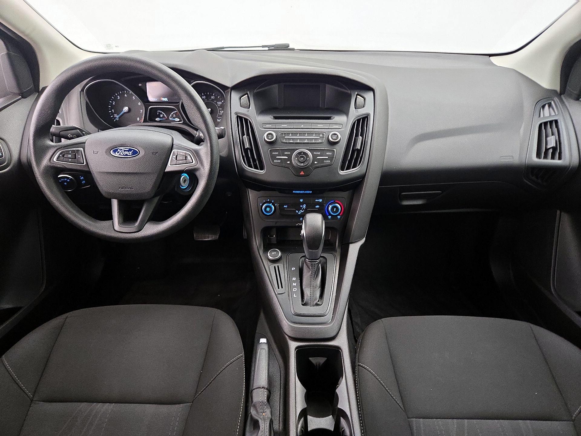 Thumbnail: 2016 Ford Focus - 9