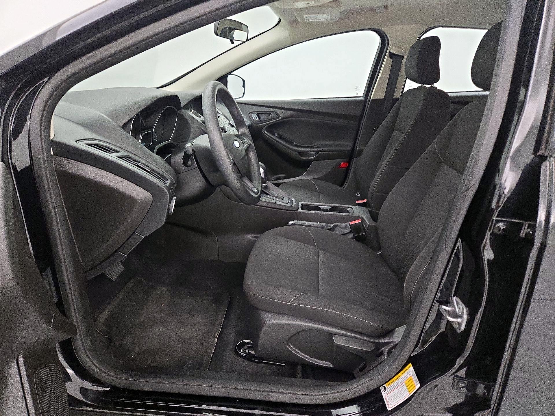 Thumbnail: 2016 Ford Focus - 11