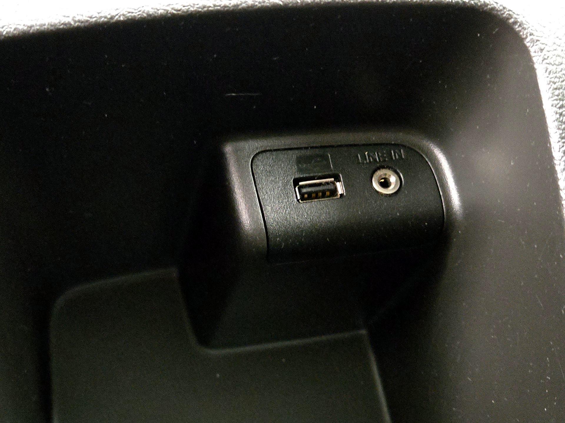 Thumbnail: 2016 Ford Focus - 18