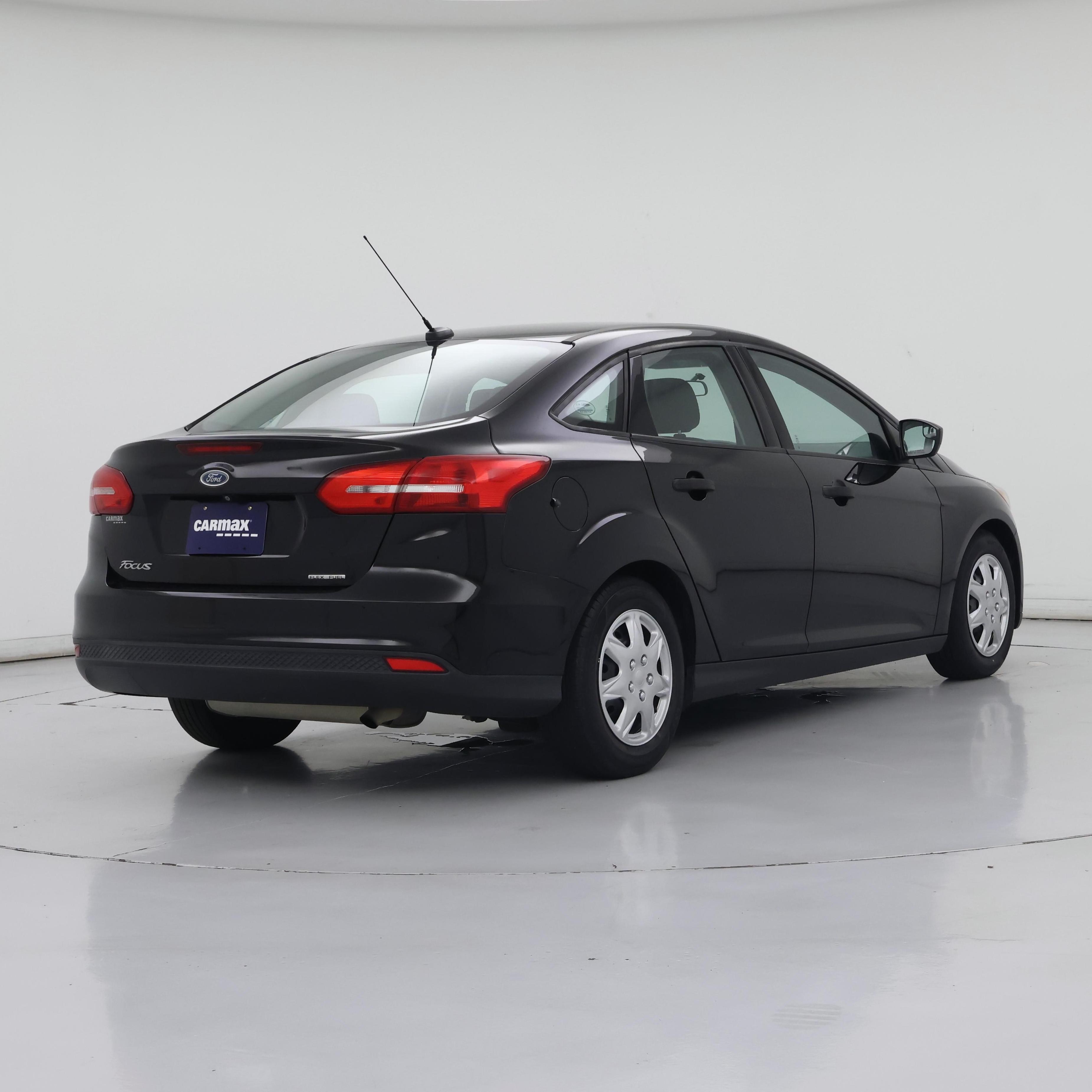 Thumbnail: 2016 Ford Focus - 8
