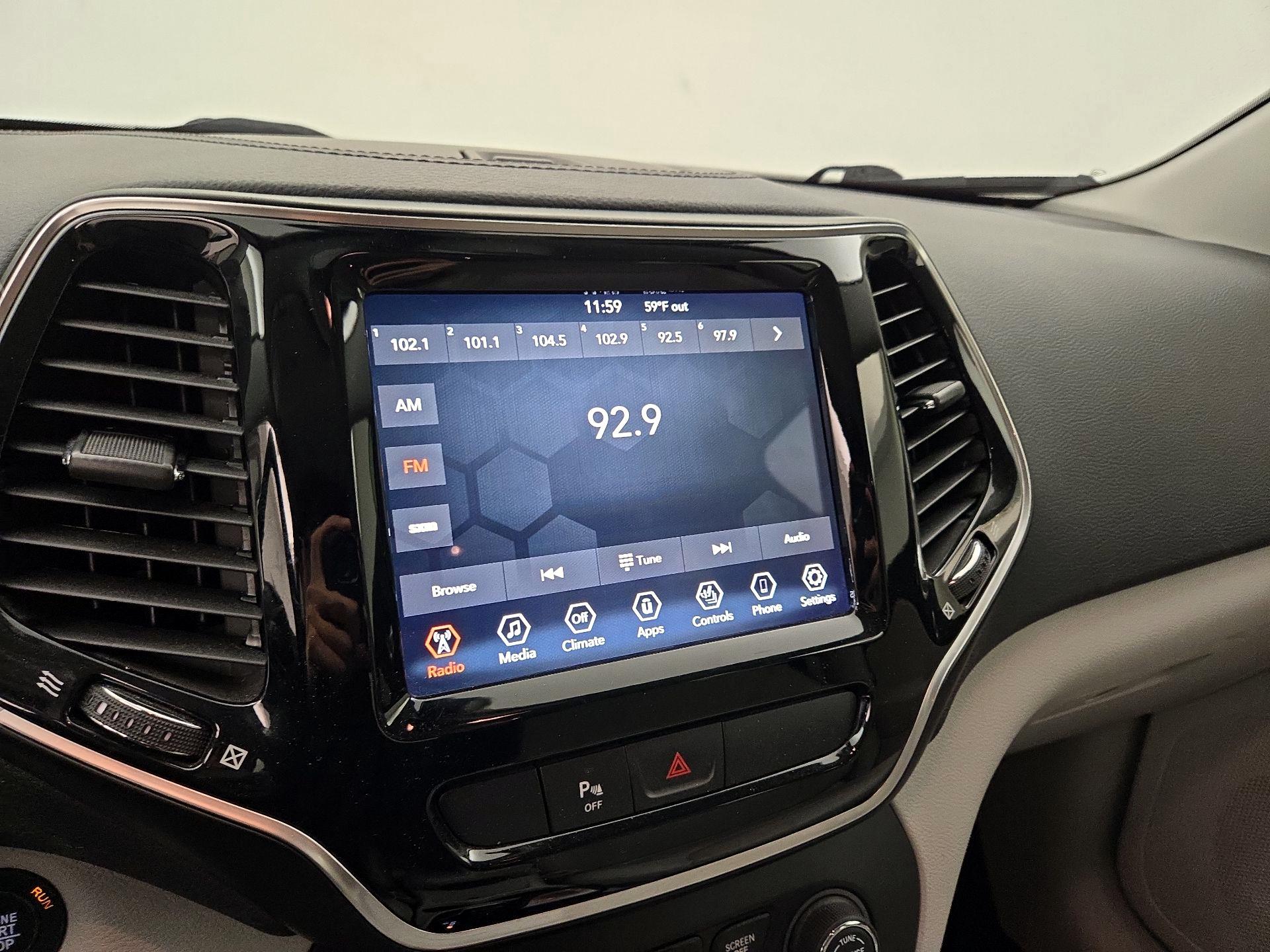 Thumbnail: 2019 Jeep Cherokee - 15