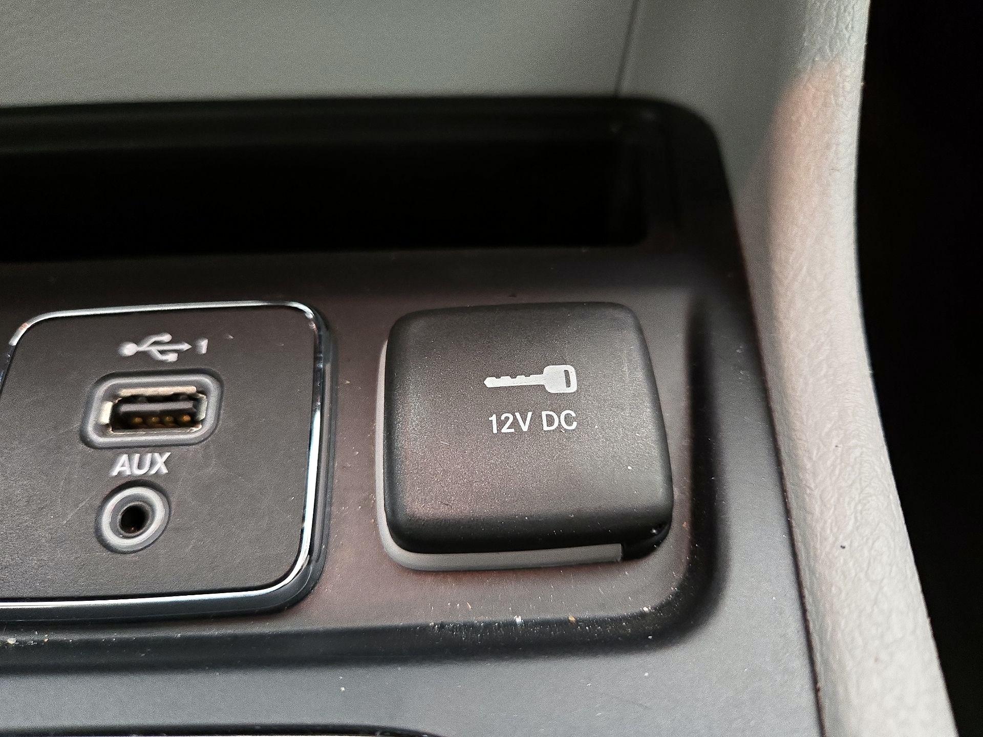 Thumbnail: 2019 Jeep Cherokee - 18