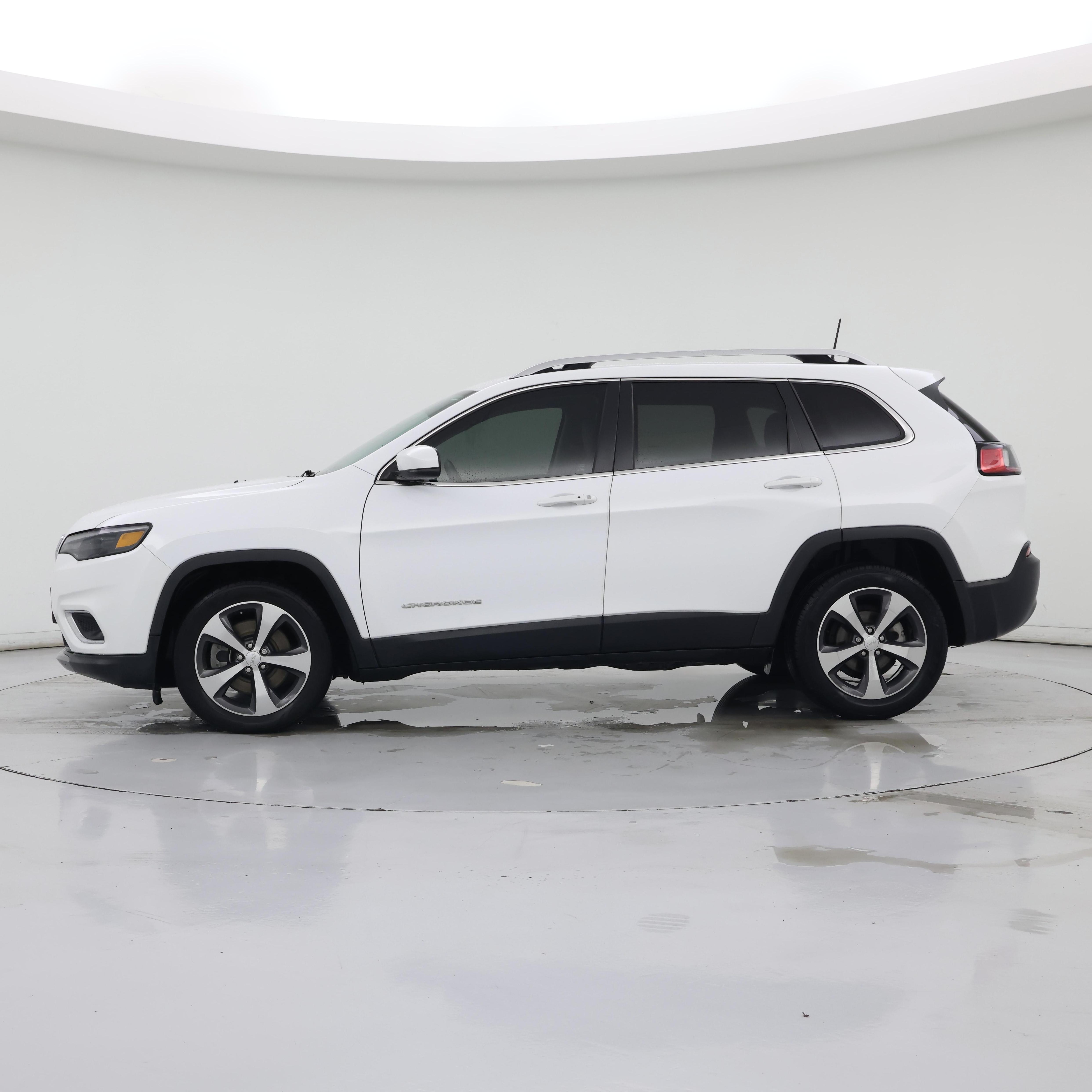 Thumbnail: 2019 Jeep Cherokee - 3