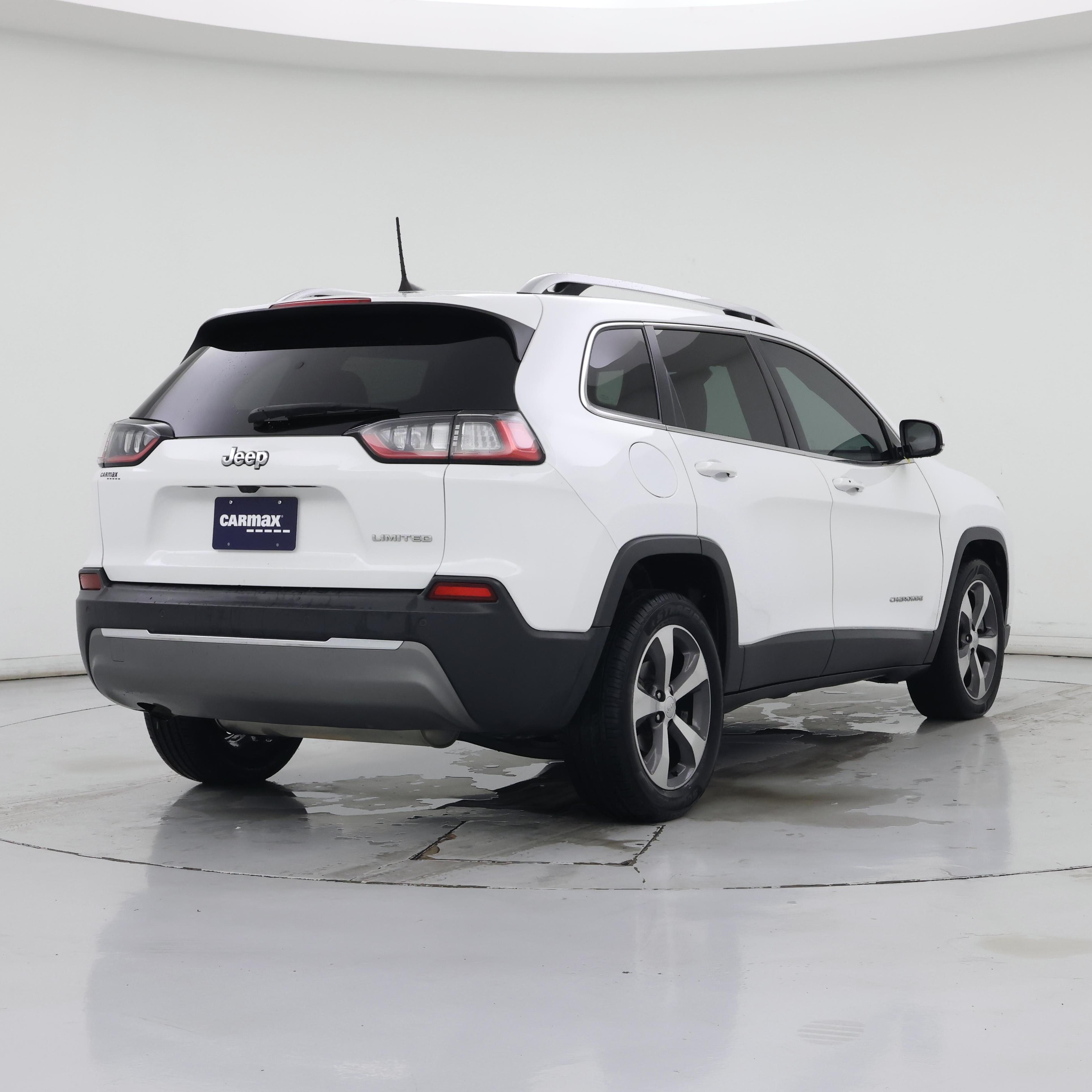Thumbnail: 2019 Jeep Cherokee - 8