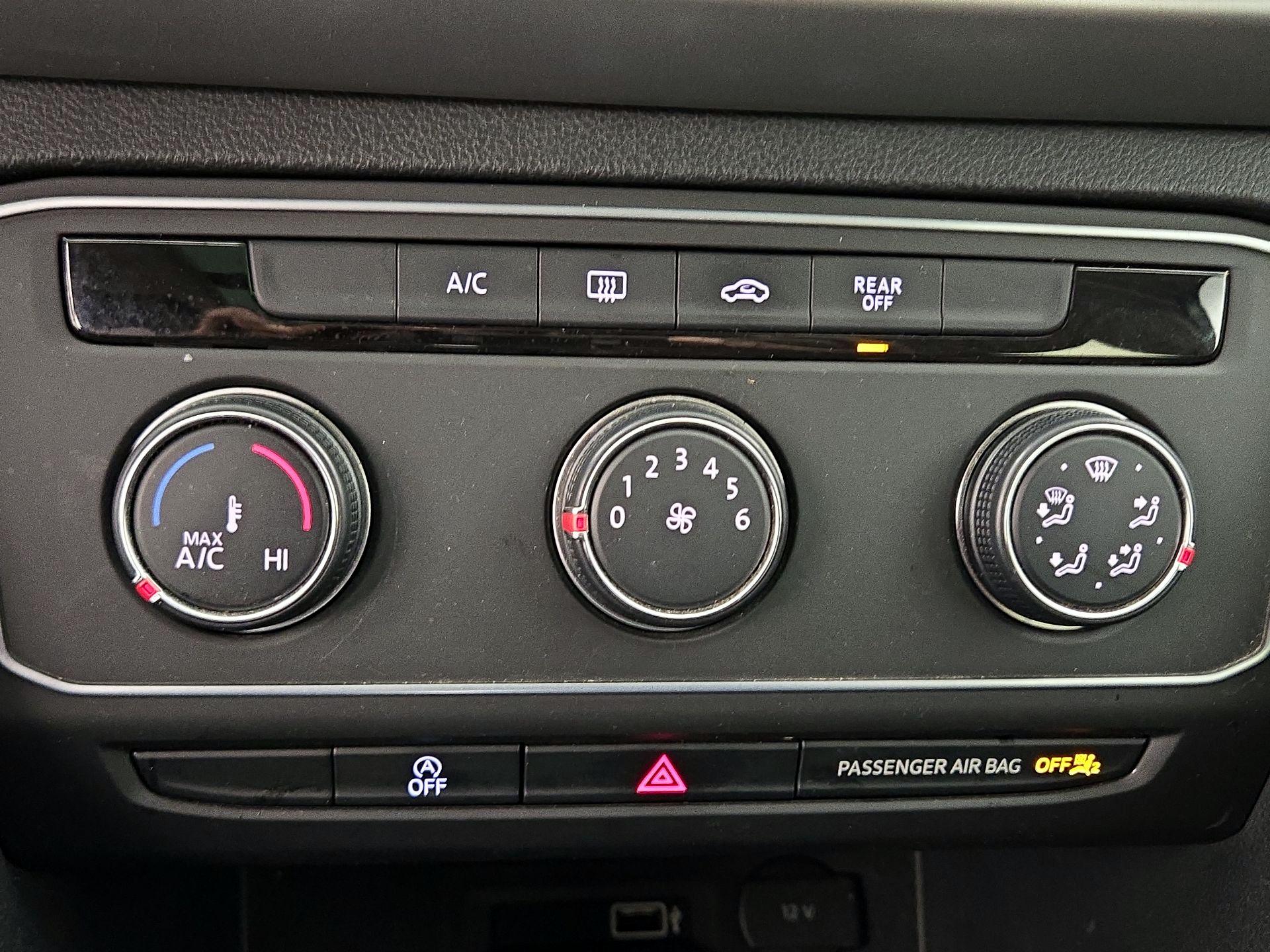 Thumbnail: 2018 Volkswagen Atlas - 16