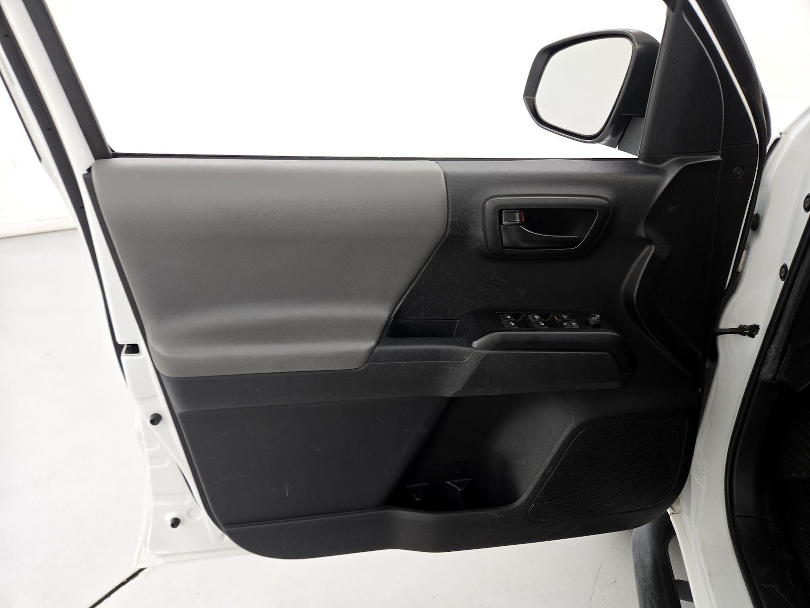 2022 Toyota Tacoma SR - Photo 13