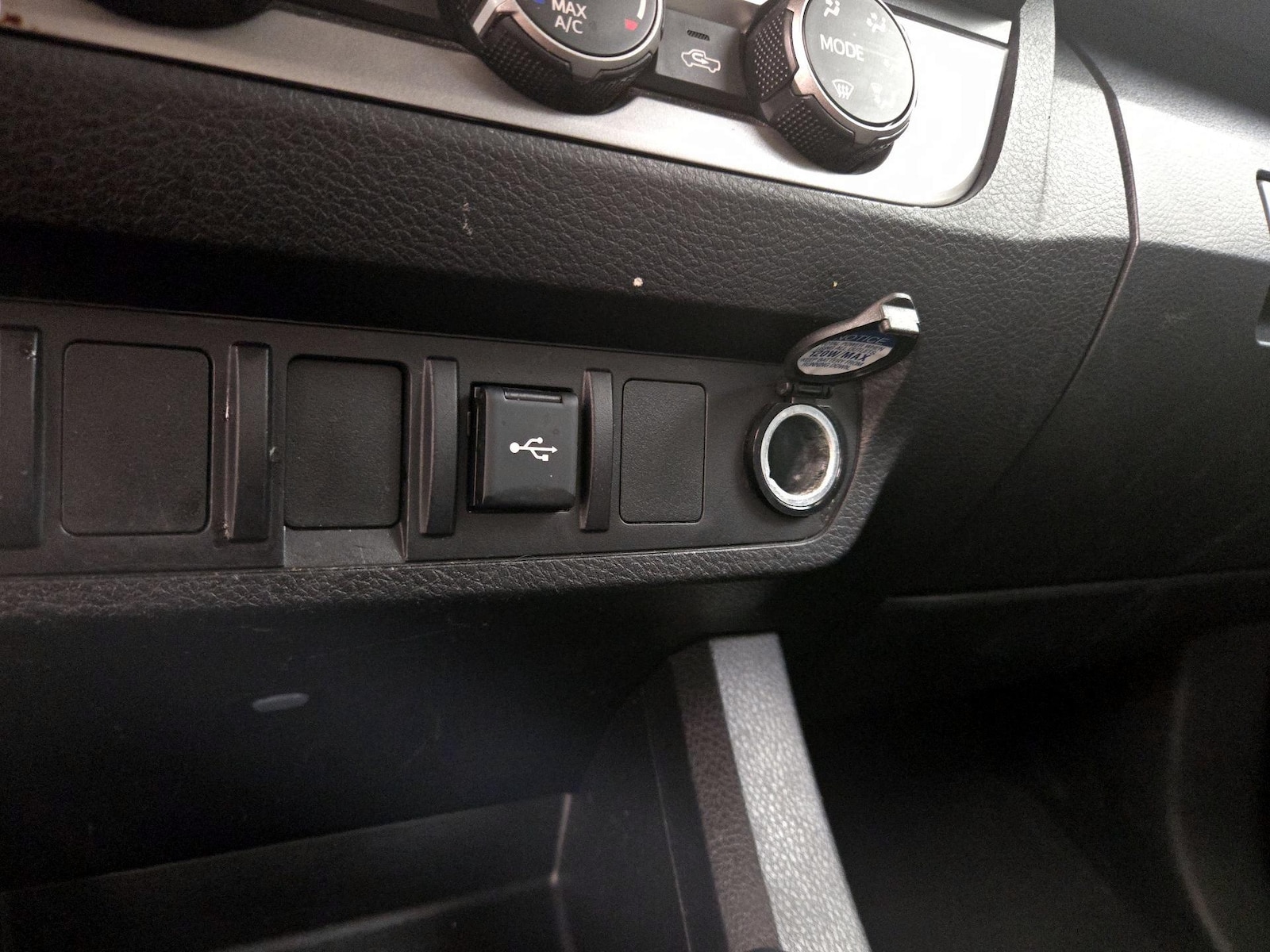 2022 Toyota Tacoma SR - Photo 19