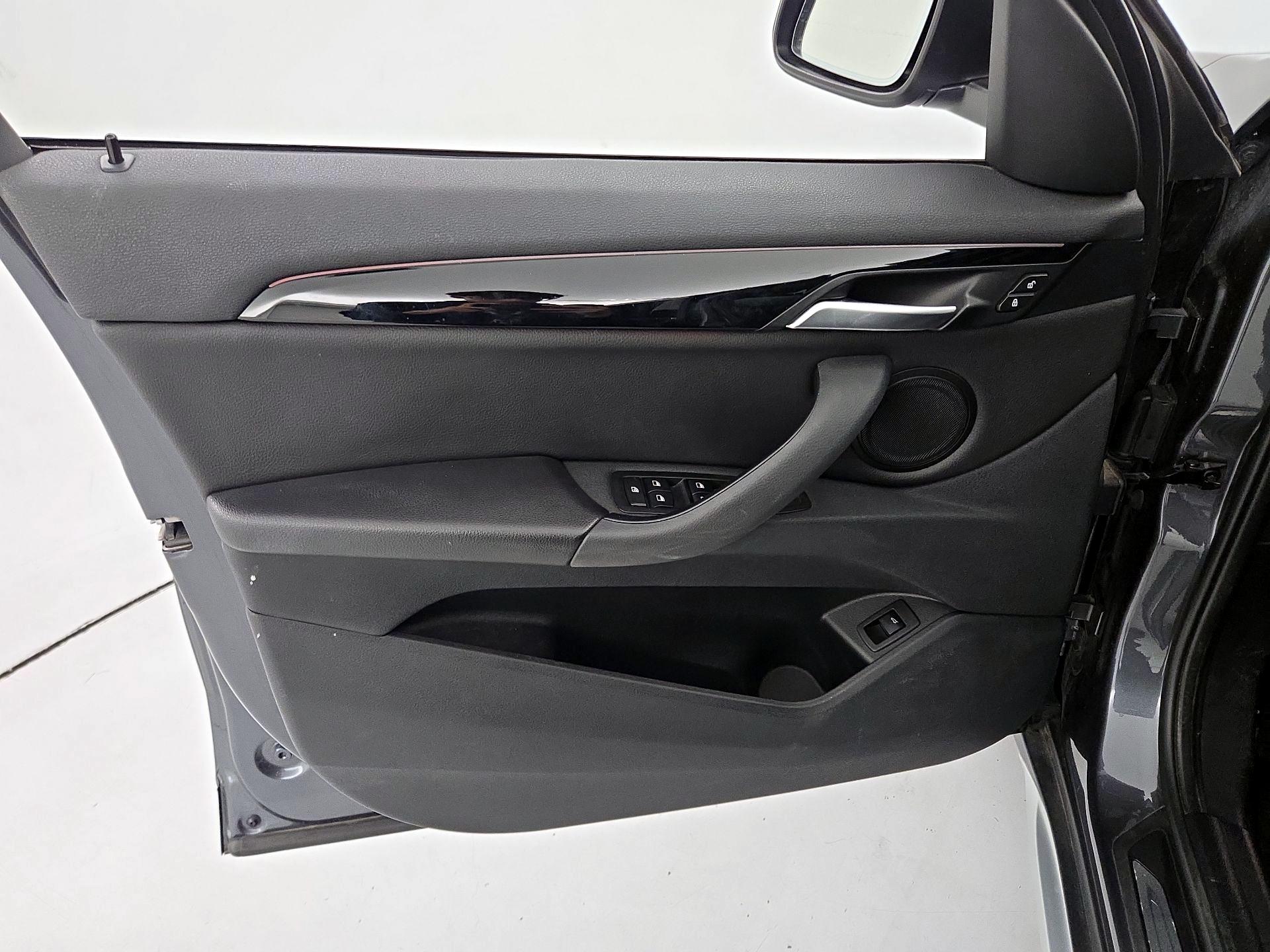Thumbnail: 2019 BMW X1 - 12