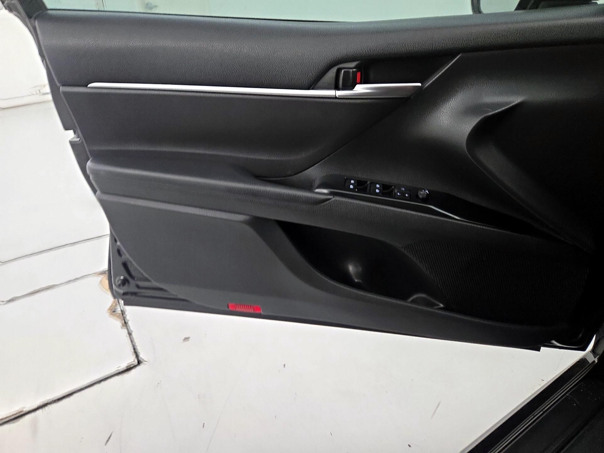 Thumbnail: 2020 Toyota Camry - 12