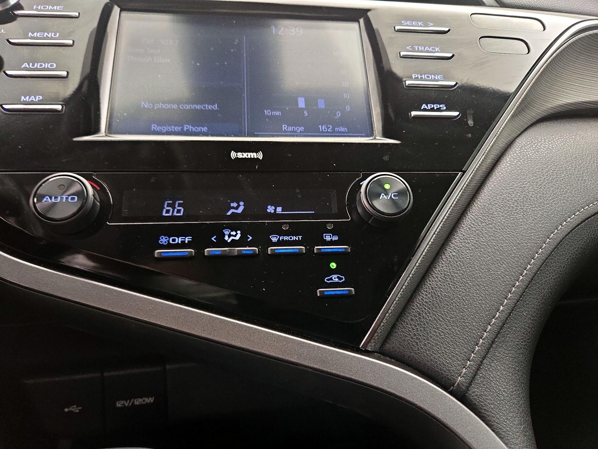 Thumbnail: 2020 Toyota Camry - 16