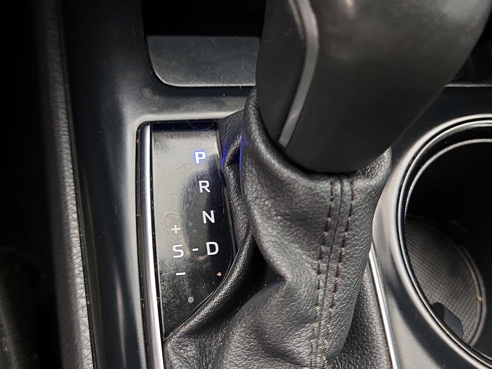 Thumbnail: 2020 Toyota Camry - 17