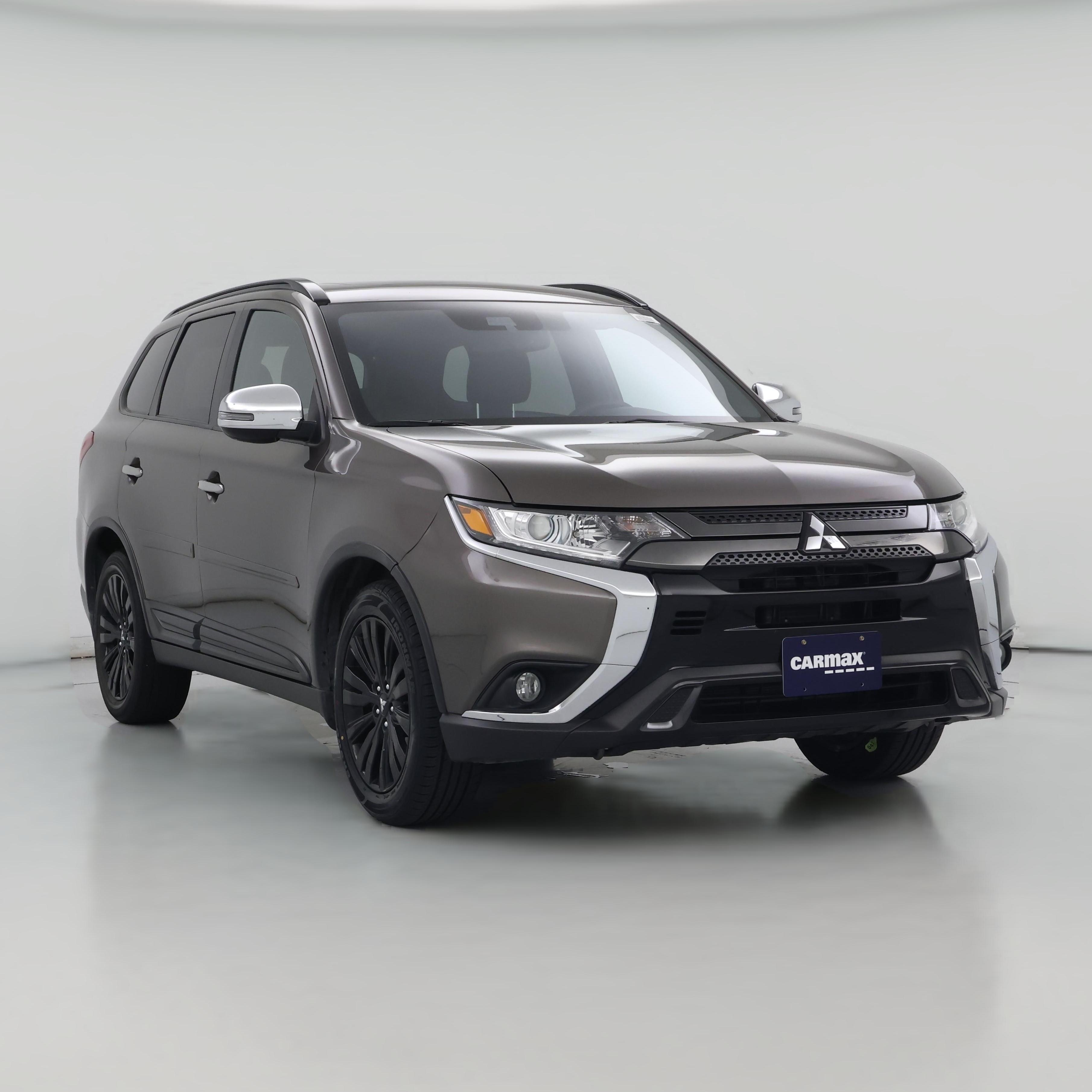 Thumbnail: 2020 Mitsubishi Outlander - 1